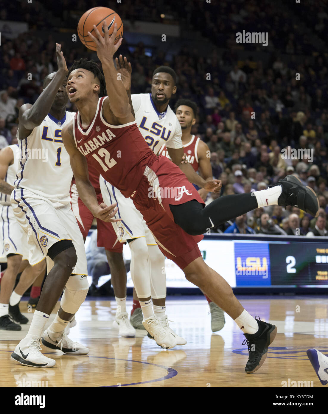 January 13, 2018 - January 13, 2018- Baton Rouge, LA, U.S- Alabama guard DAZON INGRAM (12) drives to the basket in the first half at the Pete Maravich Assembly Center. Credit: Jerome Hicks/ZUMA Wire/Alamy Live News Stock Photo