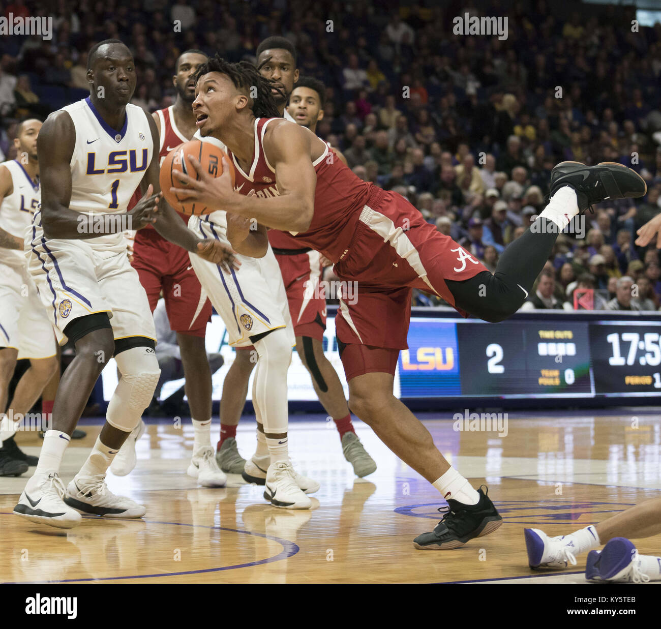 January 13, 2018 - January 13, 2018- Baton Rouge, LA, U.S- Alabama guard DAZON INGRAM (12) drives to the basket in the first half at the Pete Maravich Assembly Center. Credit: Jerome Hicks/ZUMA Wire/Alamy Live News Stock Photo