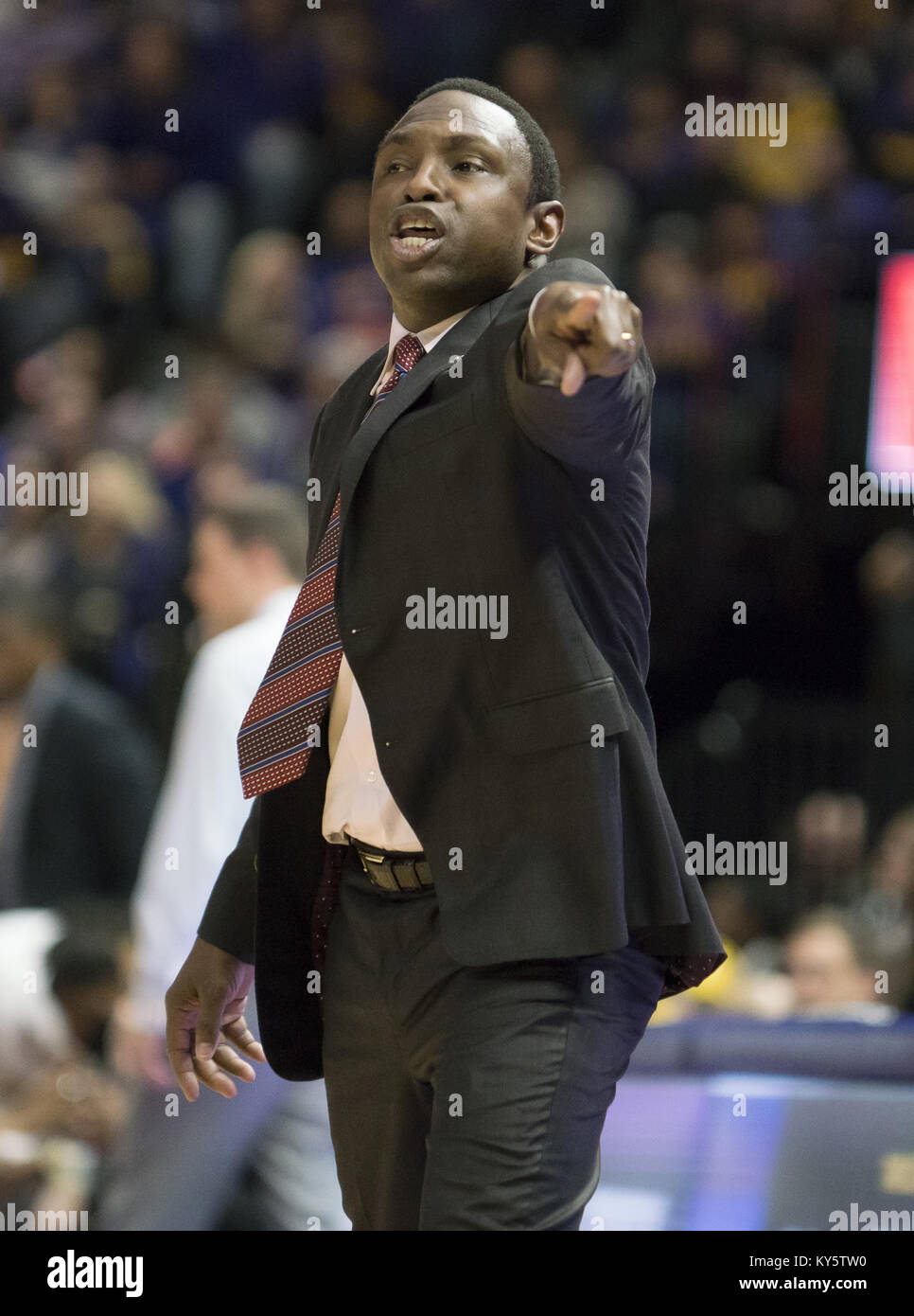 January 13, 2018 - January 13, 2018- Baton Rouge, LA, U.S- Alabama head coach AVERY JOHNSON reacts to his players in the second half at the Pete Maravich Assembly Center. Credit: Jerome Hicks/ZUMA Wire/Alamy Live News Stock Photo
