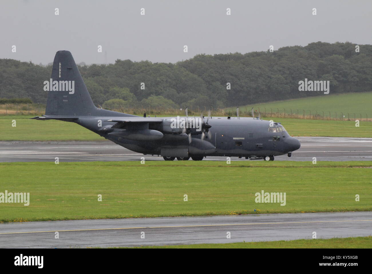 88-2102, a Lockheed HC-130N Hercules (Combat King) operated by the United States Air Force, at Prestwick Airport in Ayrshire. Stock Photo