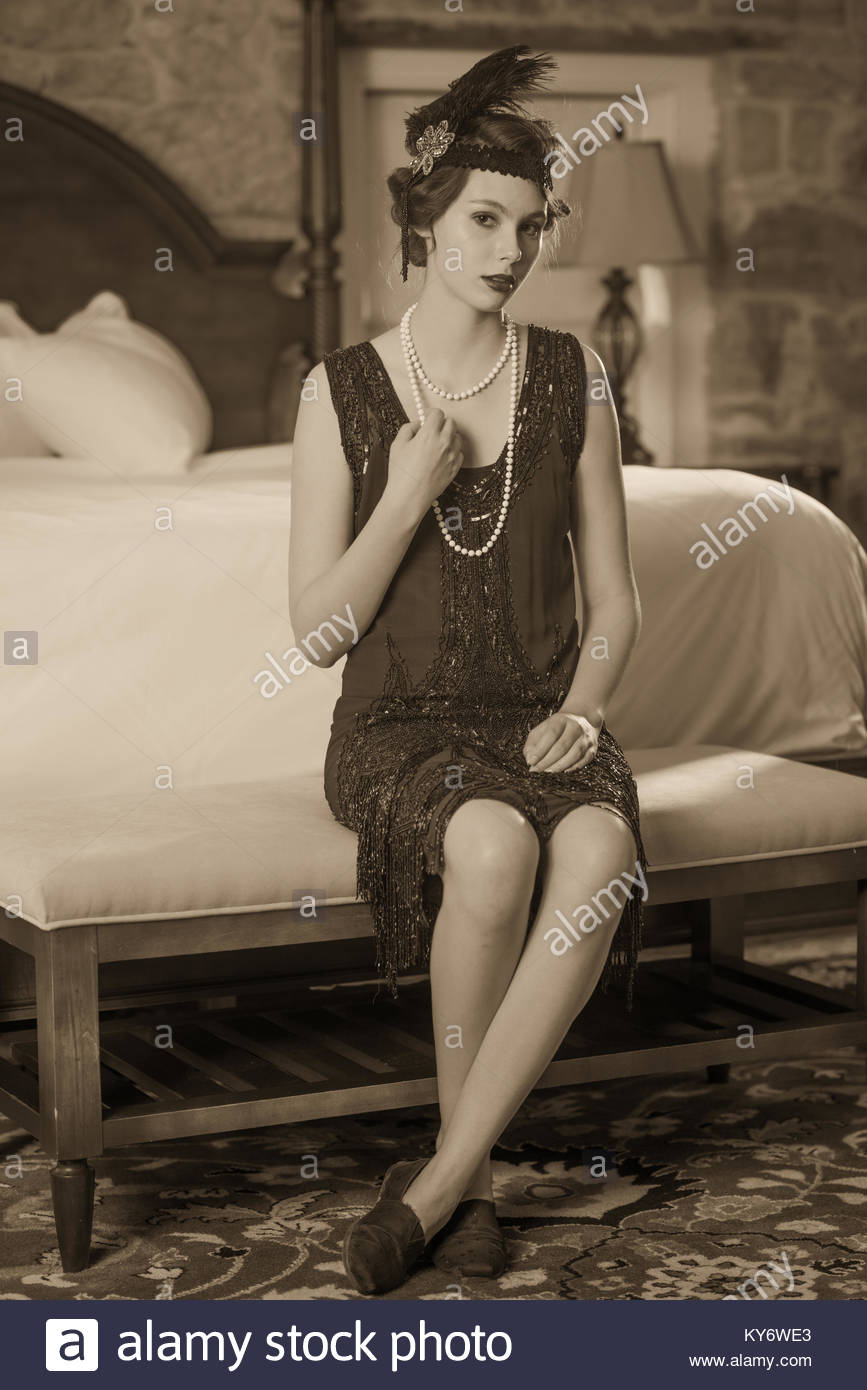 white flapper girl dress