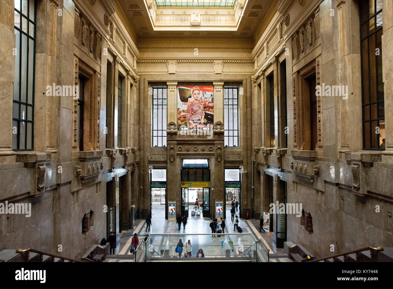 Passengers and architecture in Milan Central Station (Milano Centrale)  interior view, Milan, Italy Stock Photo - Alamy