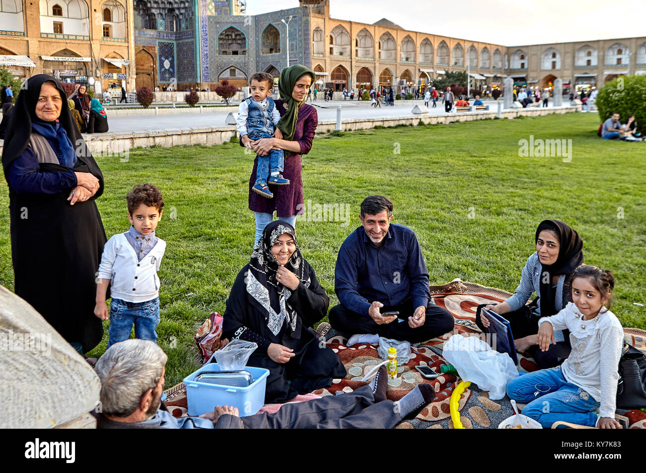 семья в иране