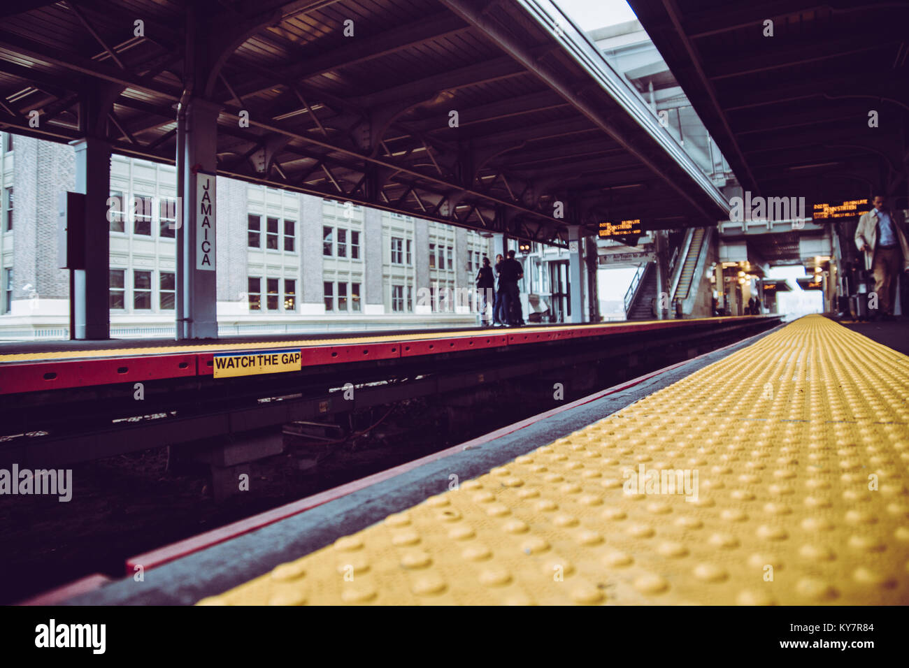 jamaica new york train station