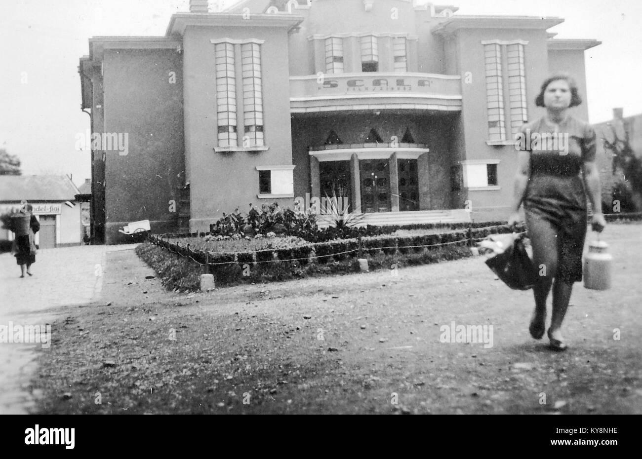 Munkács, Kárpátalja, Ukrajna. A Scala mozi a város főterén. Fortepan 3740 Stock Photo