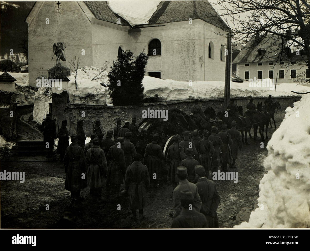 Wie Nr, 3157. Überführung der Leiche von Grafendorf nach Griminitzen. (15.3.1917.) (BildID 15499392) Stock Photo