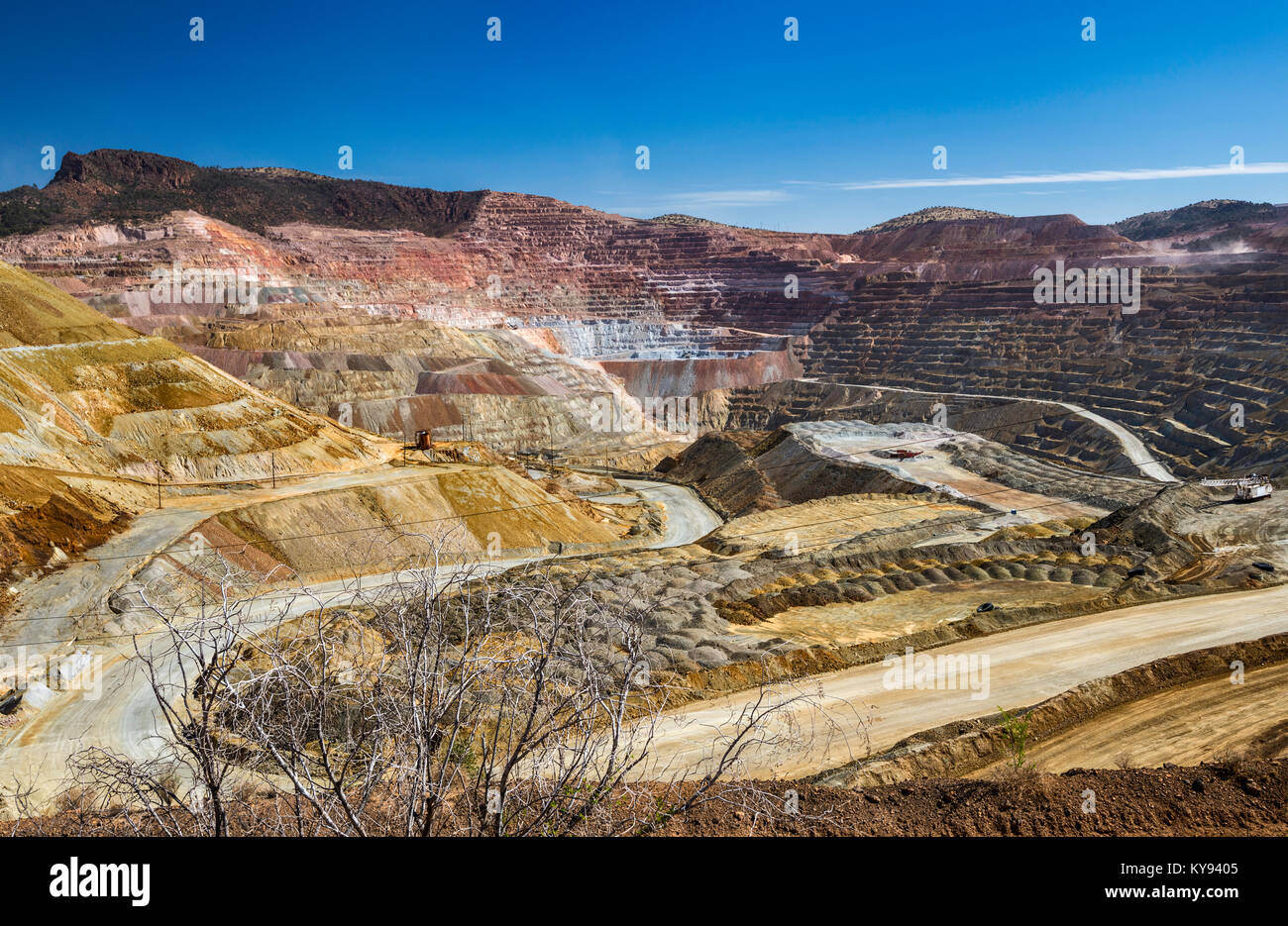 Chino Mine aka Santa Rita mine, open-pit copper mine owned and operated by Freeport-McMoRan Copper & Gold subsidiaries, in Santa Rita, New Mexico, USA Stock Photo