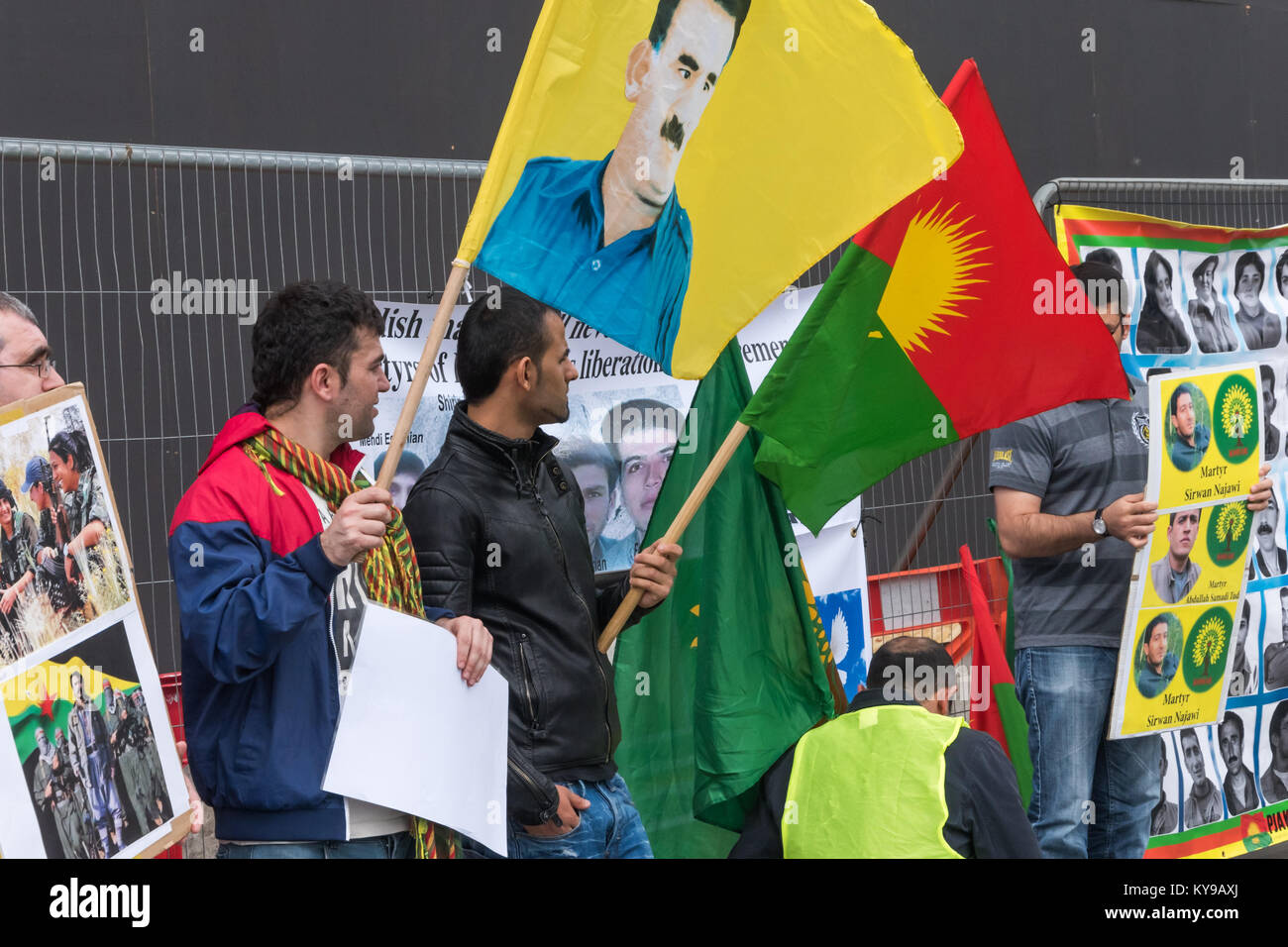 Supporters of the Party of Free Life of Kurdistan remember its martyrs