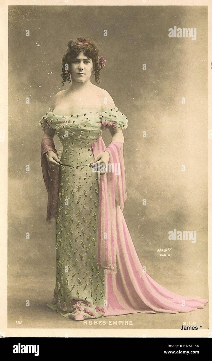19th century fashion empire dress hi-res stock photography and images -  Alamy