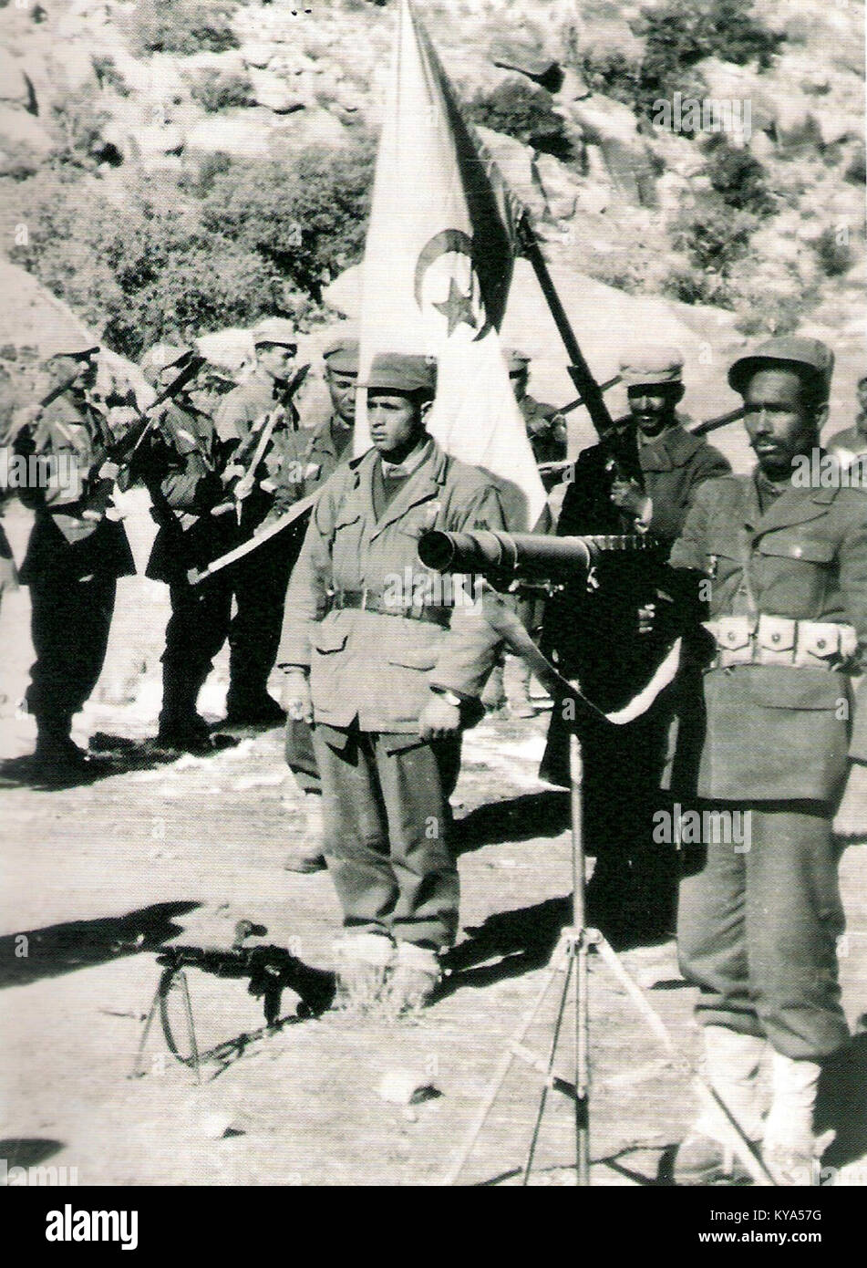 Guerre 39-45 deux photos PDG coloniaux en campement à Béthune c.1940 Guerre 39-45 deux photos PDG coloniaux en campement à Béthune c.1940