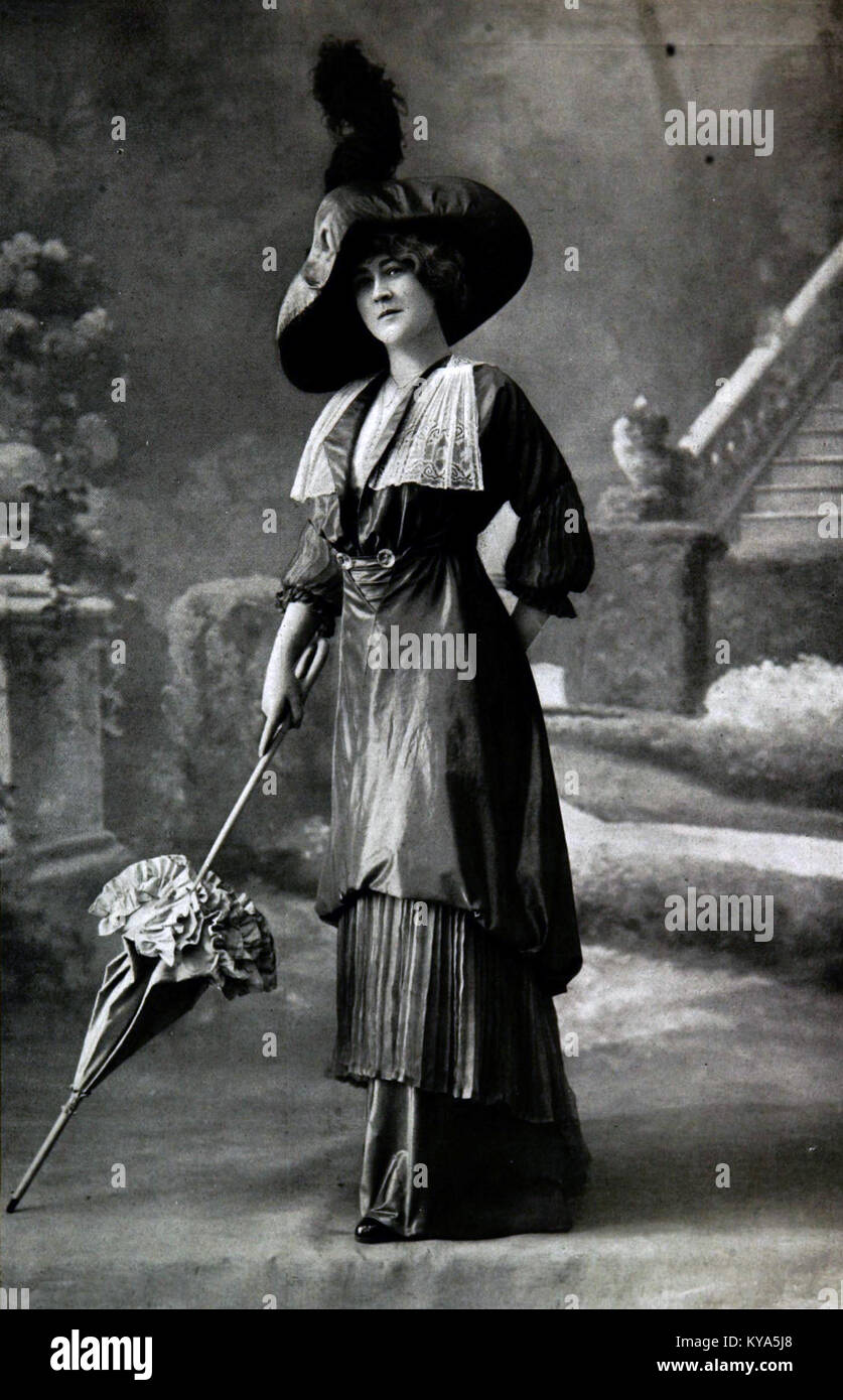 1912 fashion hi-res stock photography and images - Alamy 1912 fashion hi-res stock photography and images - Alamy