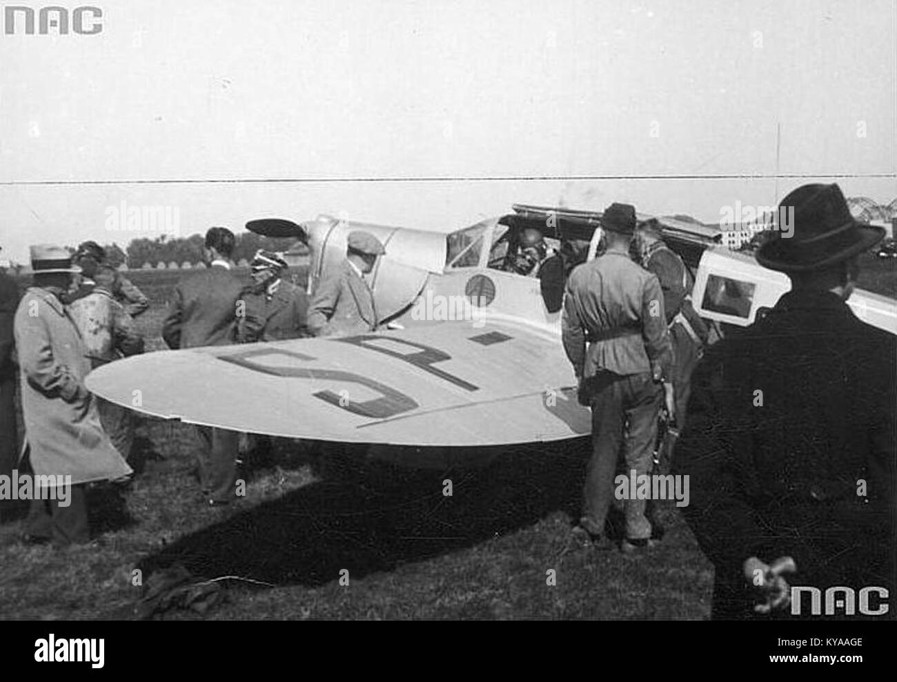 PZL.19 SP-AHH before start at Okęcie 1933-09-11 (Józef Lewoniewski & Czesław Filipowicz) b Stock Photo