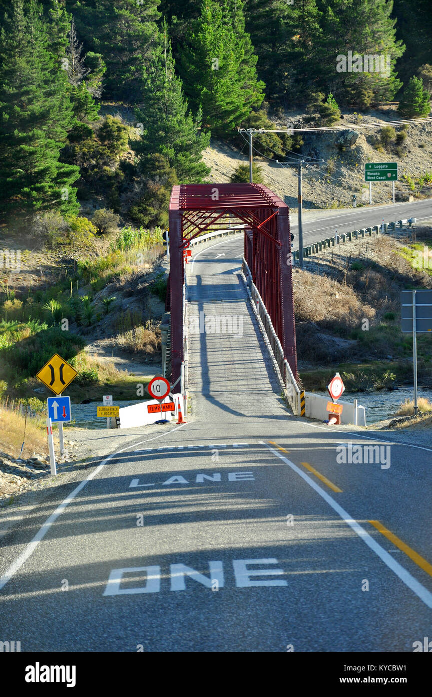 Narrow one lane single lane bridge over Clutha River at Luggate on State Highway 8A. Towards Wanaka. New Zealand South Island Stock Photo