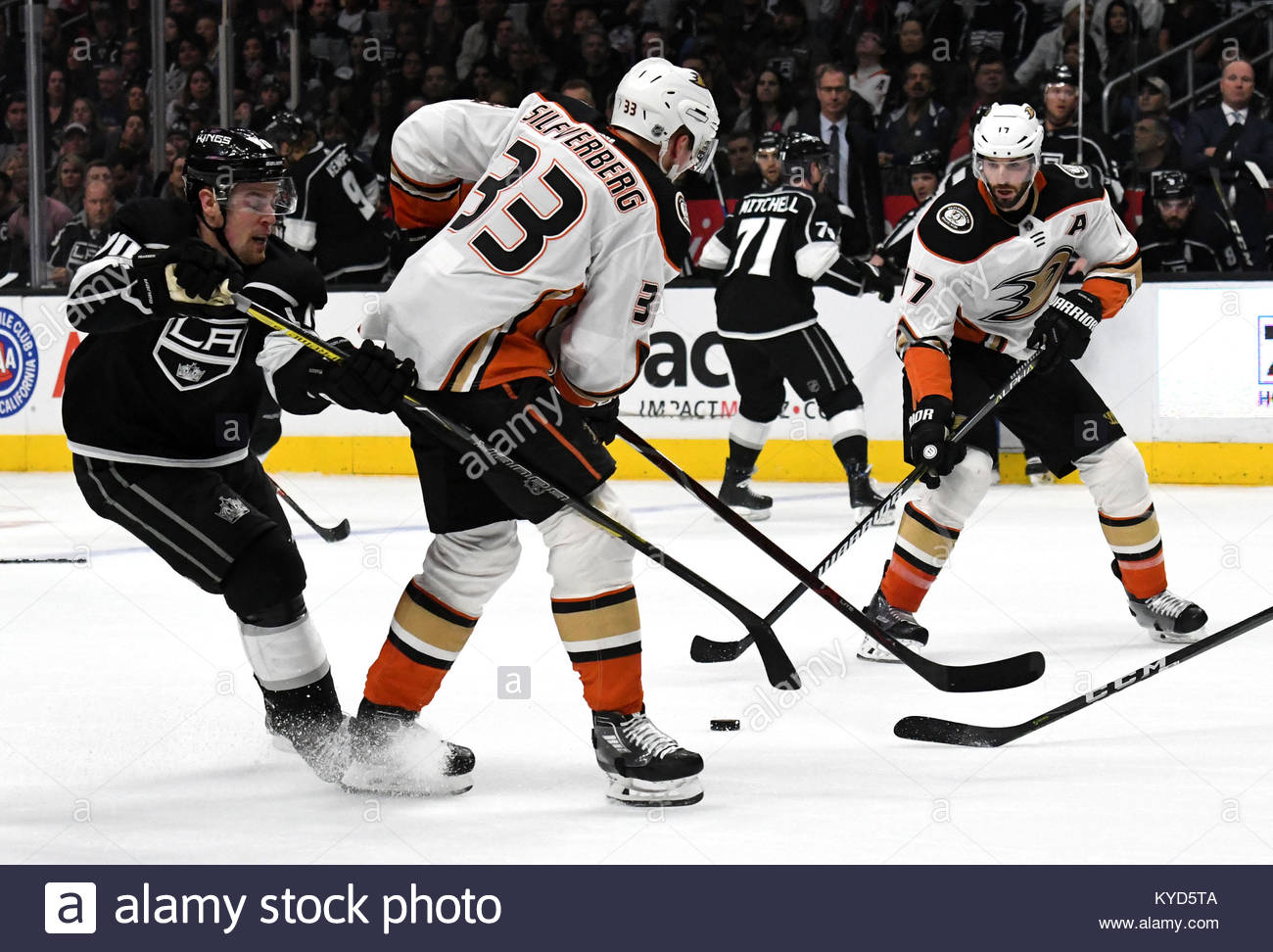 Los Angeles, California, USA. 13th Jan, 2018. Anaheim Ducks center Ryan Kesler (17) contorts the puck against the Los Angeles Kings during the first period of a NHL hockey game at Staples Center on Saturday, Jan. 13, 2018 in Los Angeles. Credit: Keith Birmingham/SCNG/ZUMA Wire/Alamy Live News Stock Photo