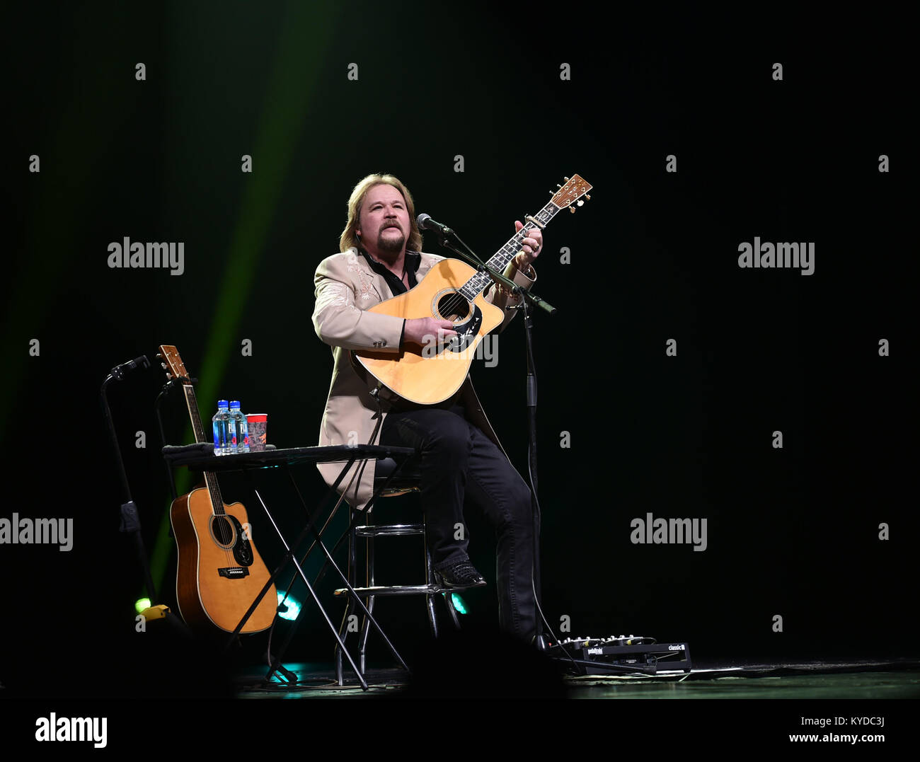 Virginia Beach, VIRGINIA, USA. 12th Jan, 2018. TRAVIS TRITT brings his brand of rocking country to the SANDLER CENTER in VIRGINIA BEACH, VIRGINIA on 12 JANUARY 2018. © Jeff Moore 2018 Credit: Jeff Moore/ZUMA Wire/Alamy Live News Stock Photo