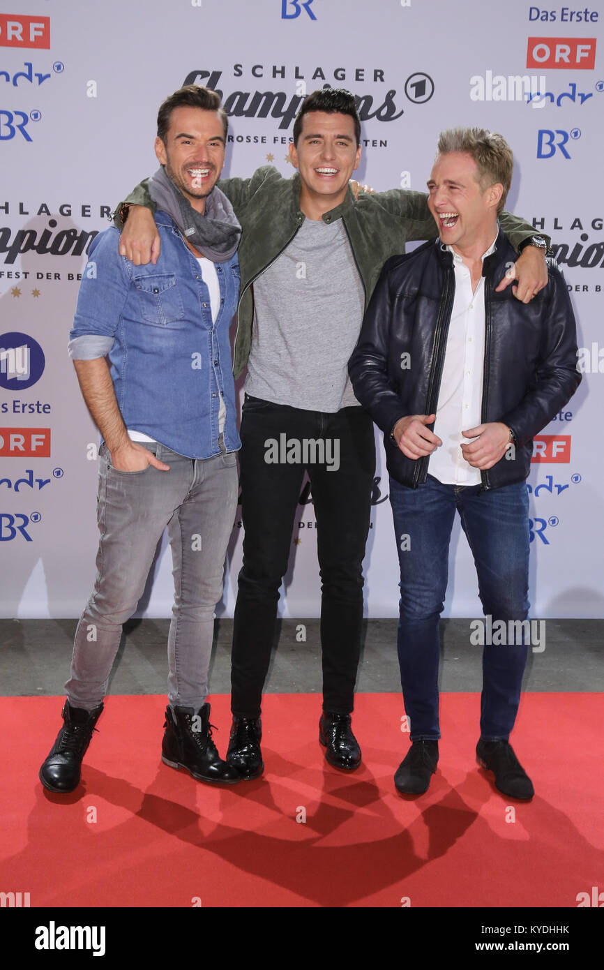 Florian Silbereisen (L-R), Jan Smit and Christoff De Bolle arrive for the TV gala event 'Hit Champions - big celebration with the best' at the Velodrom in Berlin, Germany, 13 January 2018. Photo: Carl Seidel/dpa-Zentralbild/ZB Stock Photo