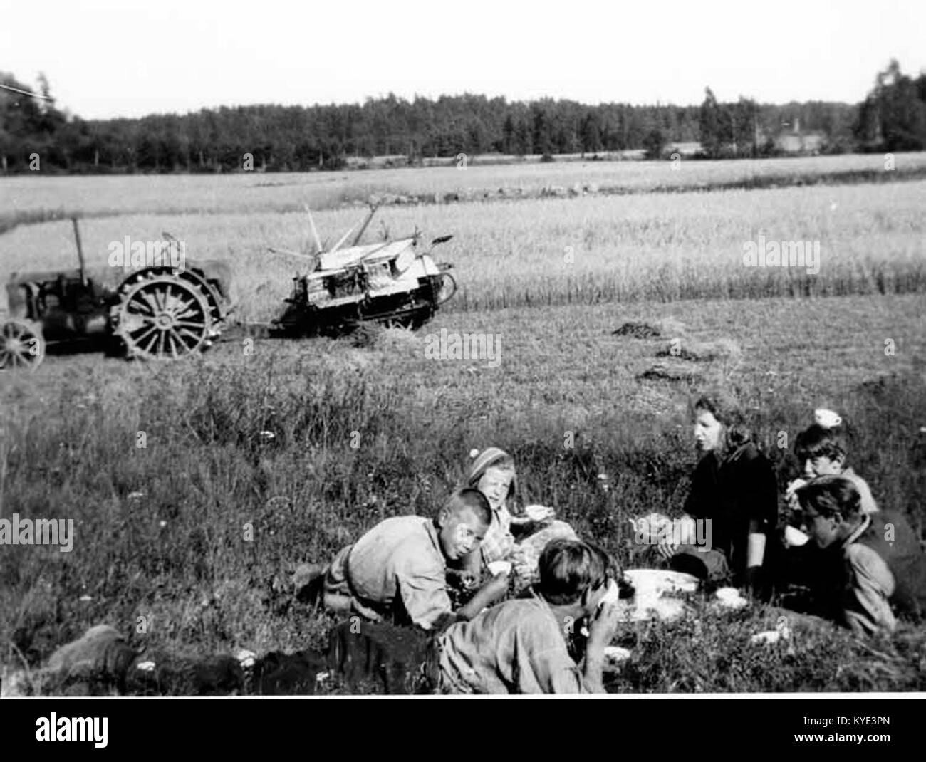 1930s farm laborers Black and White Stock Photos & Images - Alamy