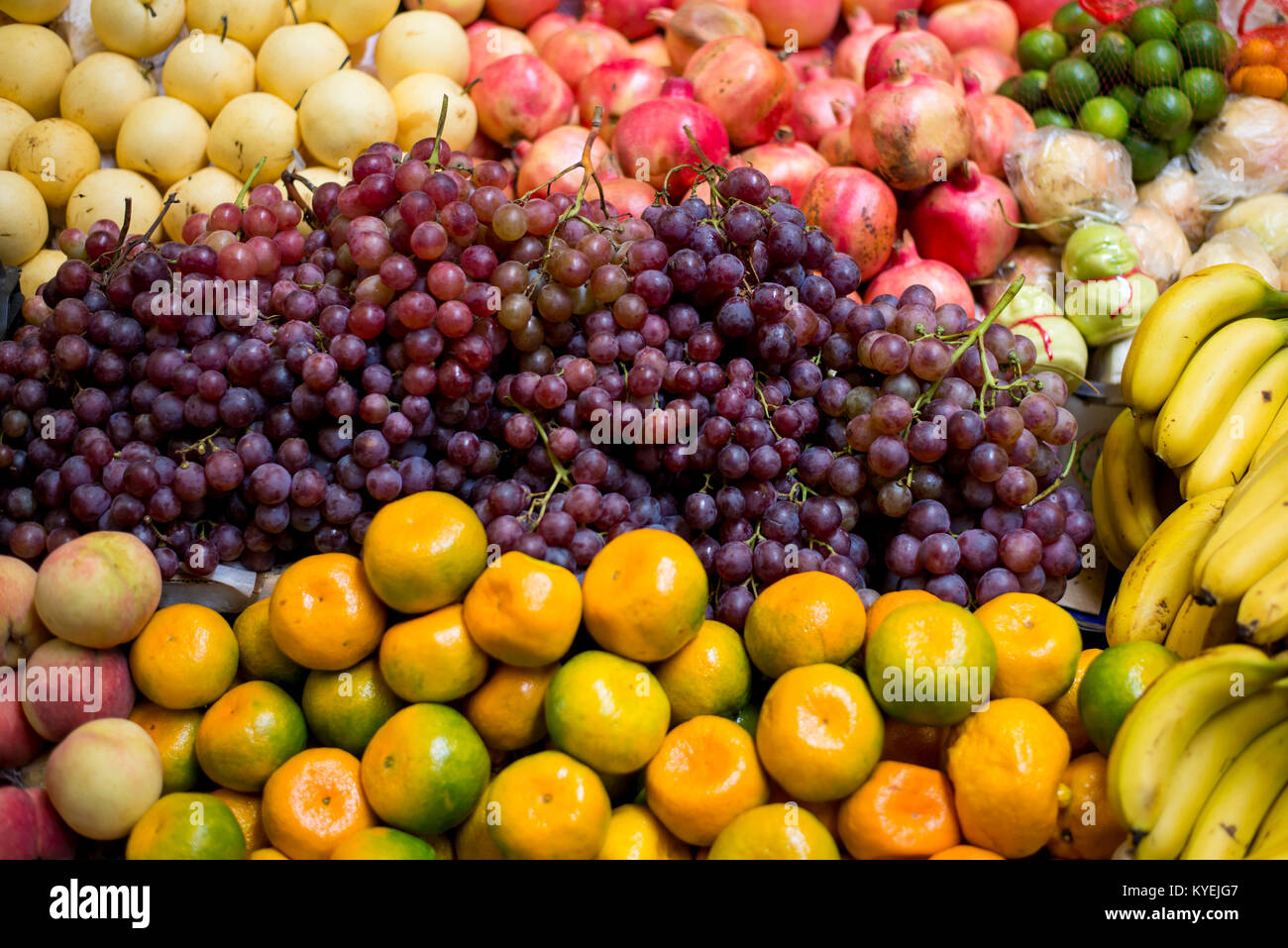 Fresh fruits in Chinese market Stock Photo