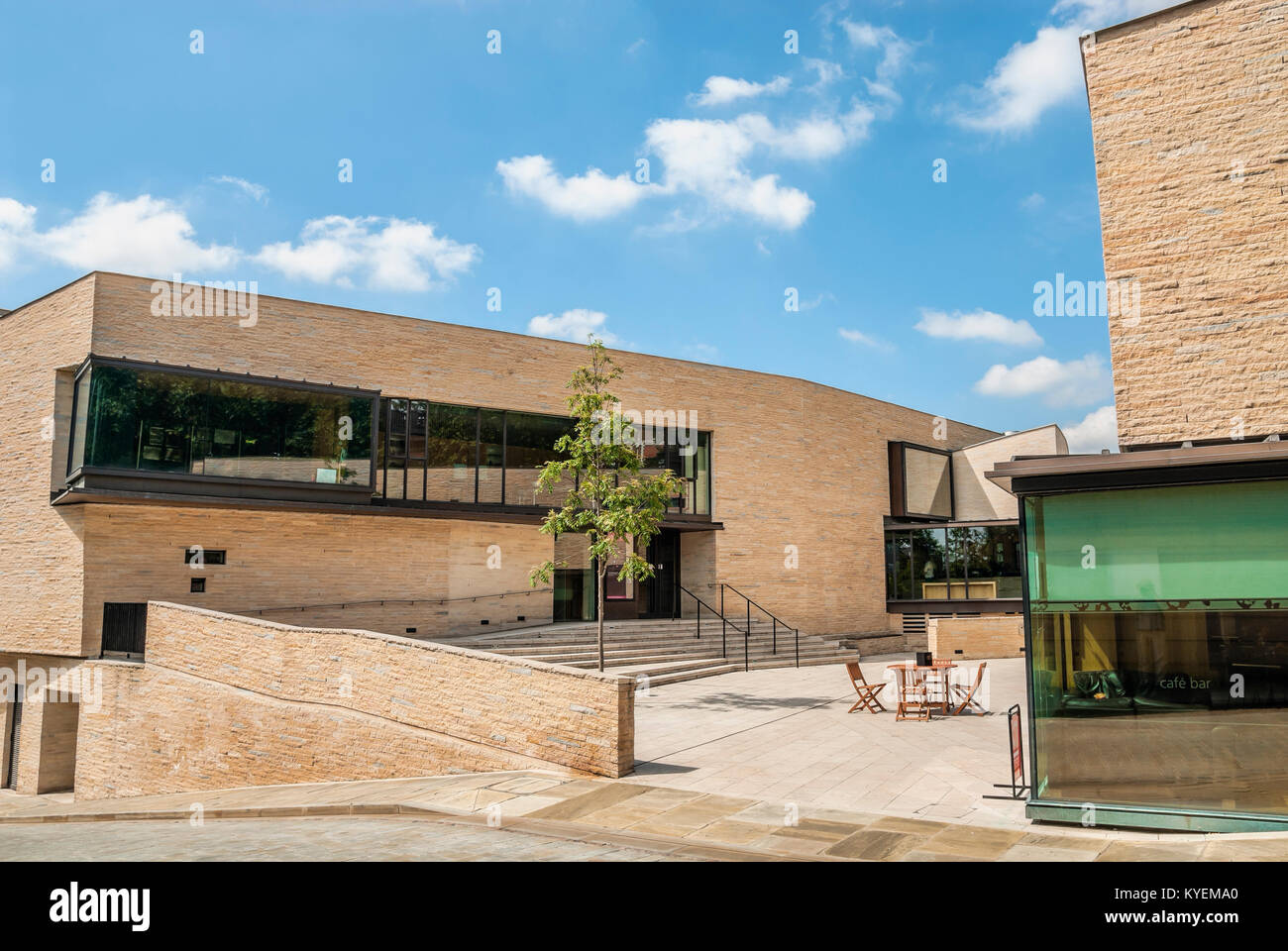 Art gallery lincoln uk hires stock photography and images Alamy