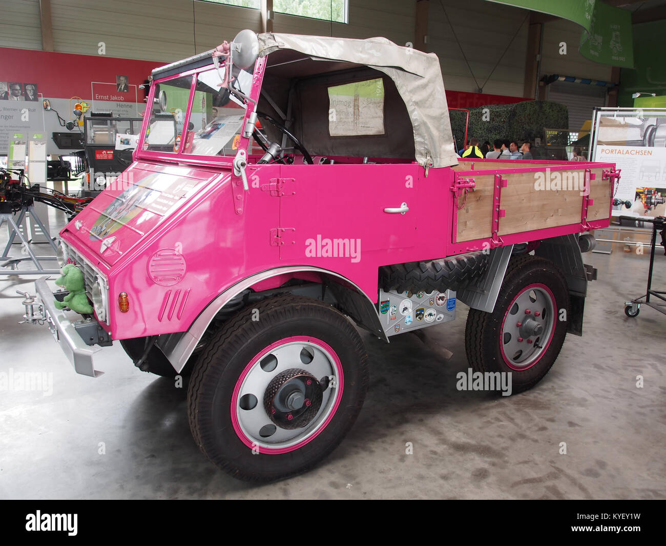 Unimog hi-res stock photography and images - Alamy