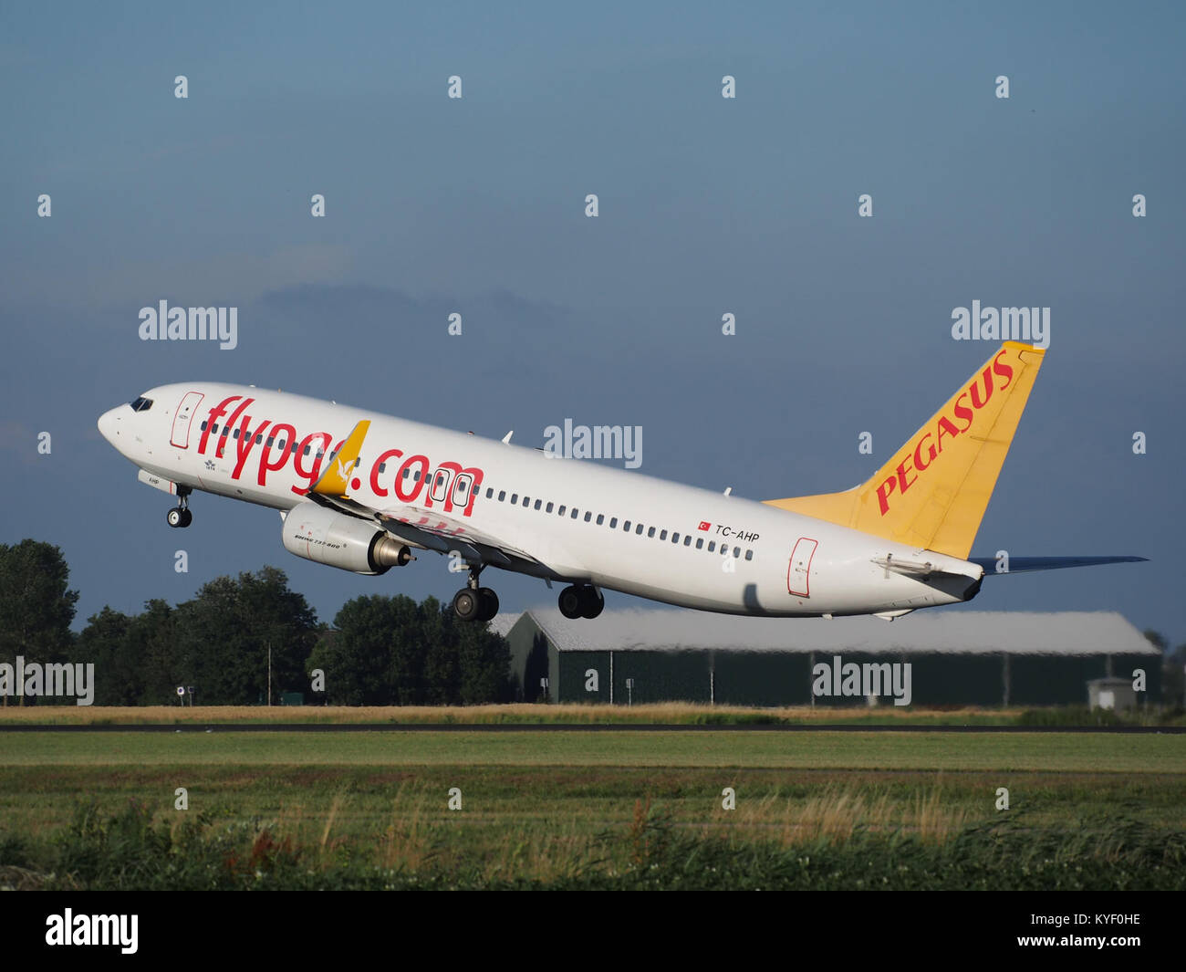 TC-AHP Pegasus Boeing 737-82R(WL) cn40721 takeoff from Schiphol (AMS - EHAM), The Netherlands pic3 Stock Photo