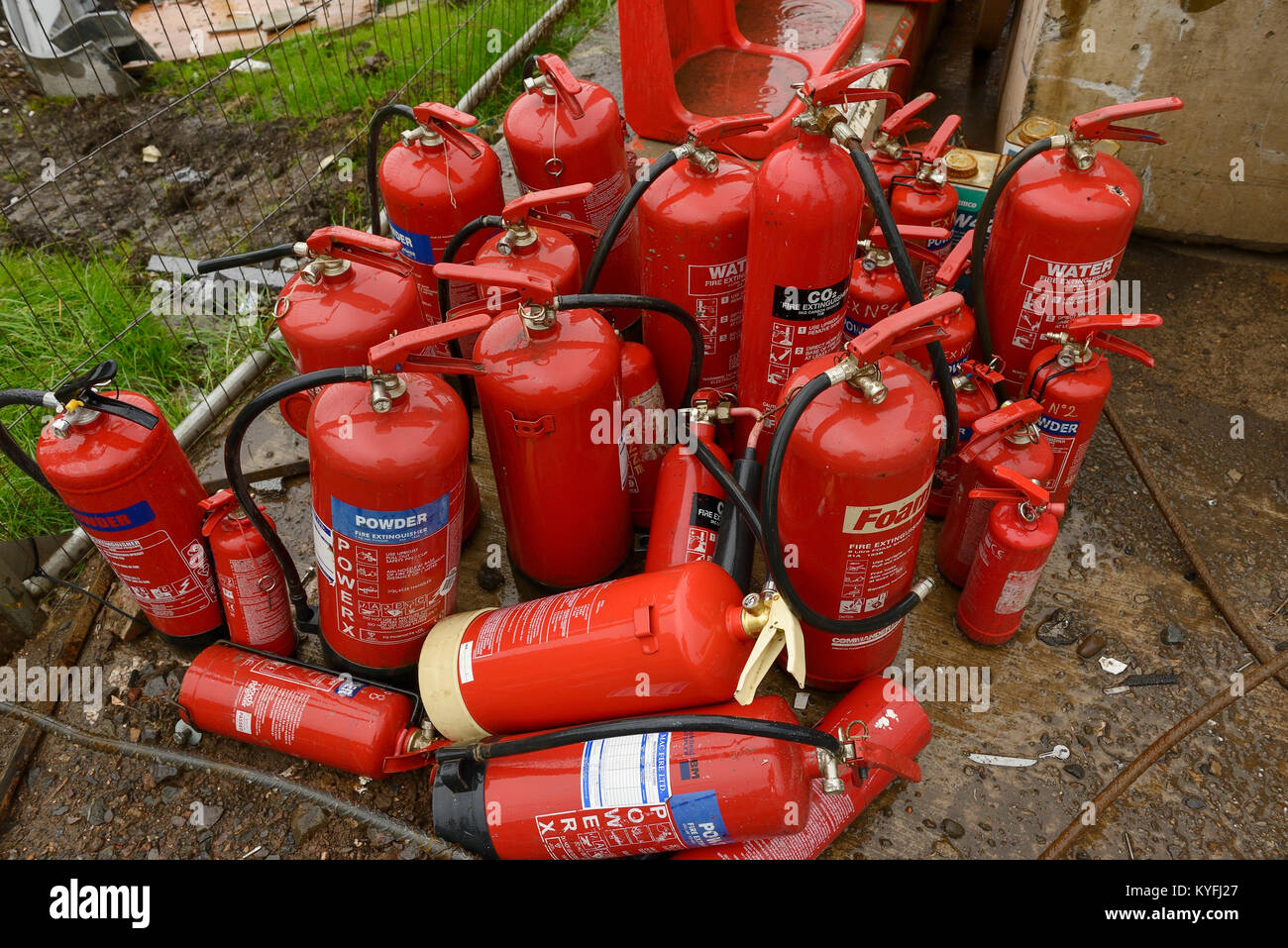 Fire extinguisher types hires stock photography and images Alamy