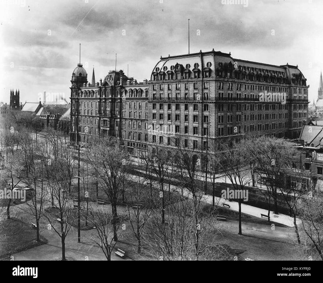 Windsor Hotel and extension, Peel Street, Montreal, QC, 1906 Stock