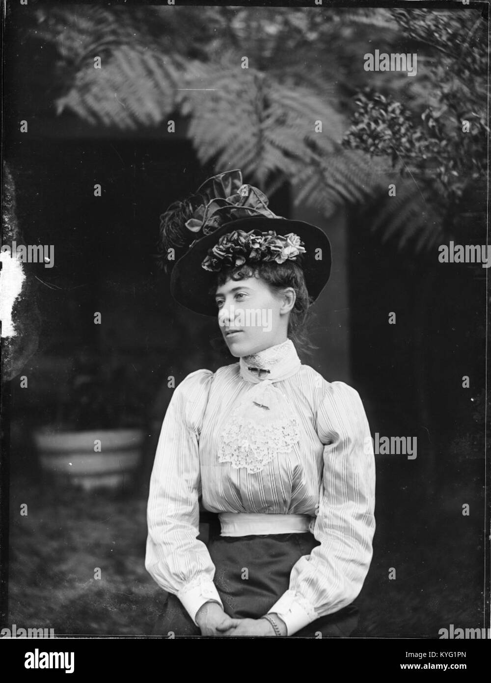 Edwardian dress Black and White Stock Photos & Images Alamy