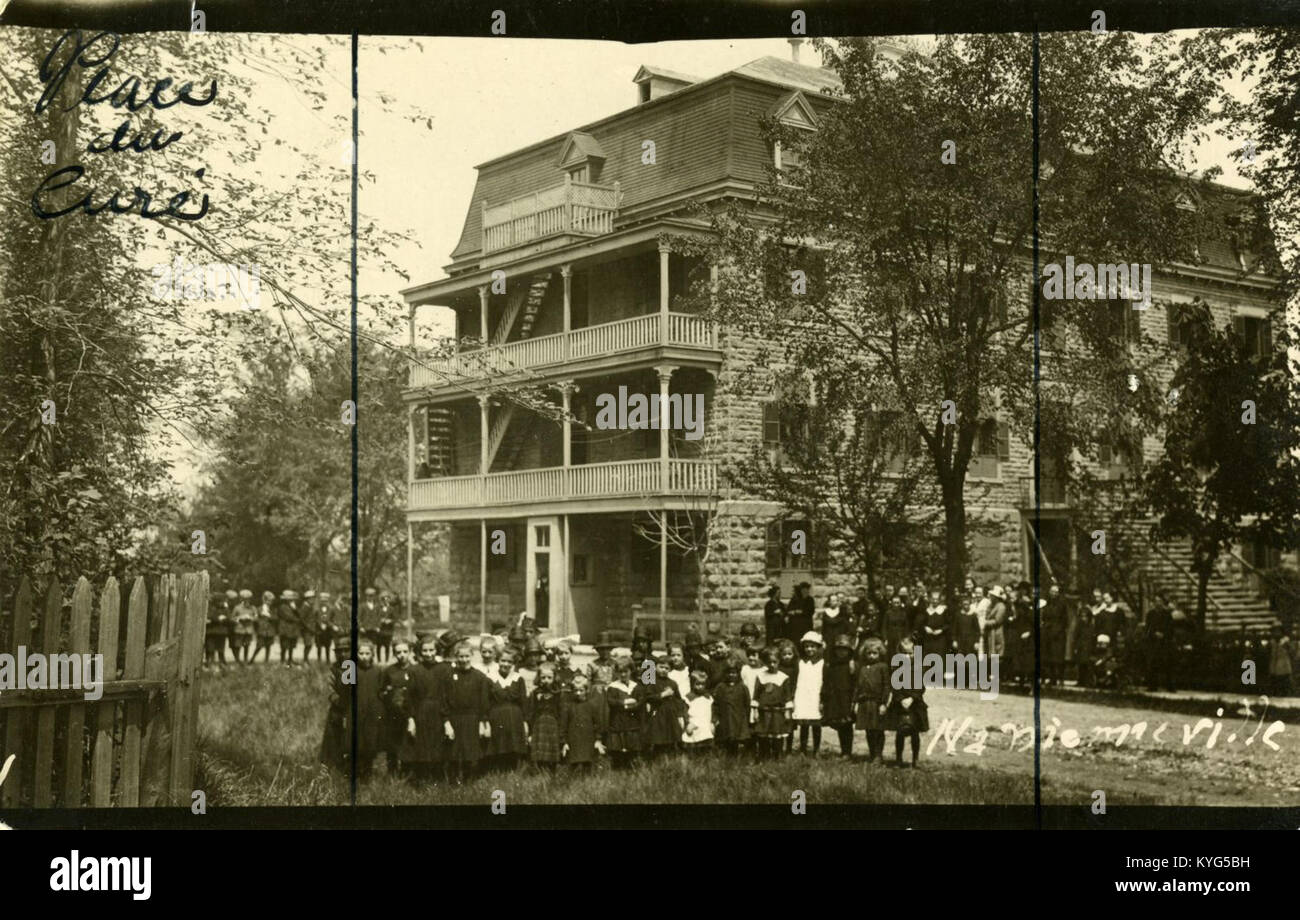 Presbytère de la paroisse de SaintCypriendeLéry de Napierville BAnQ