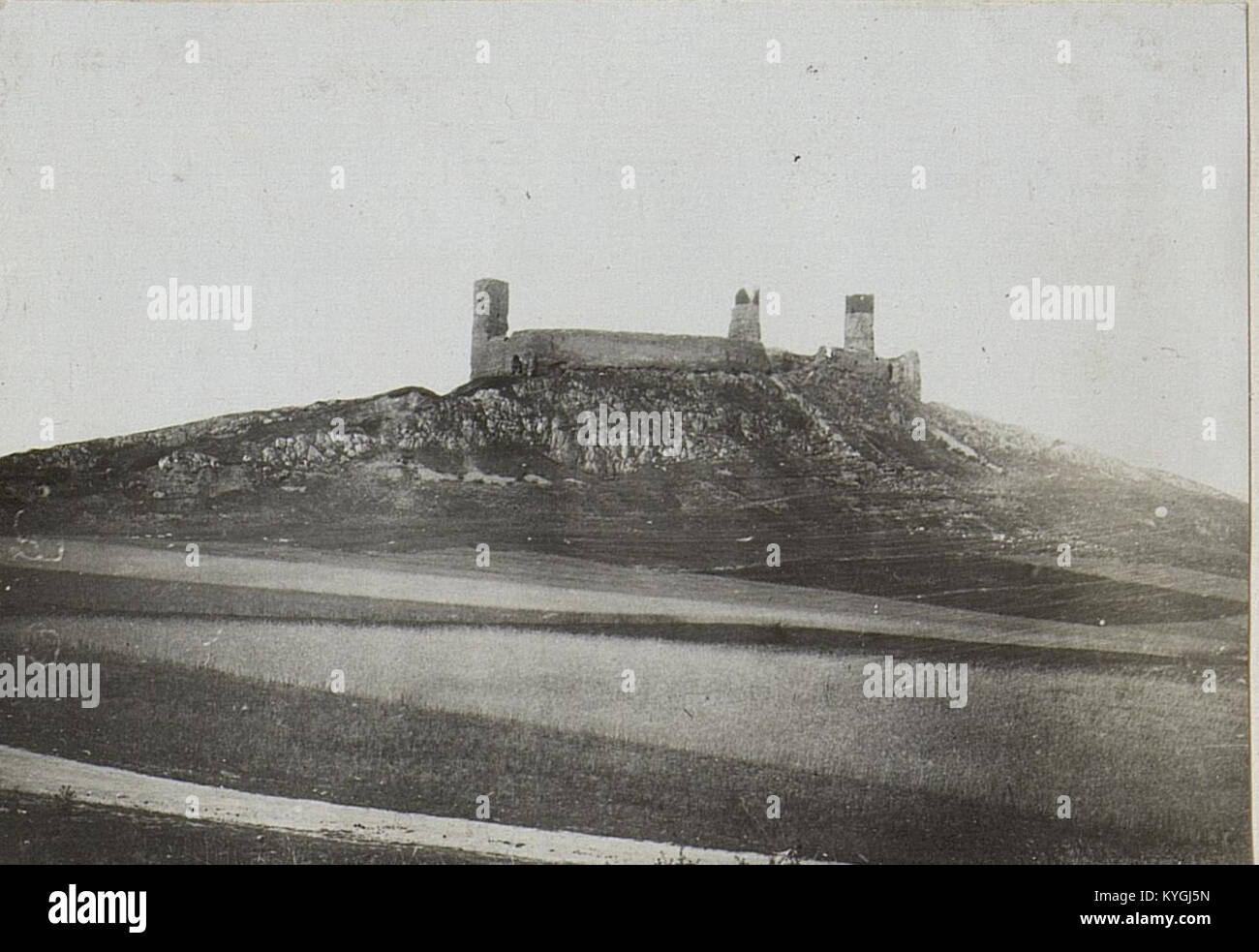 Ruine südl.Checiny (mittl.Turm von russ.Art.beschädigt) (BildID 15725929) Stock Photo
