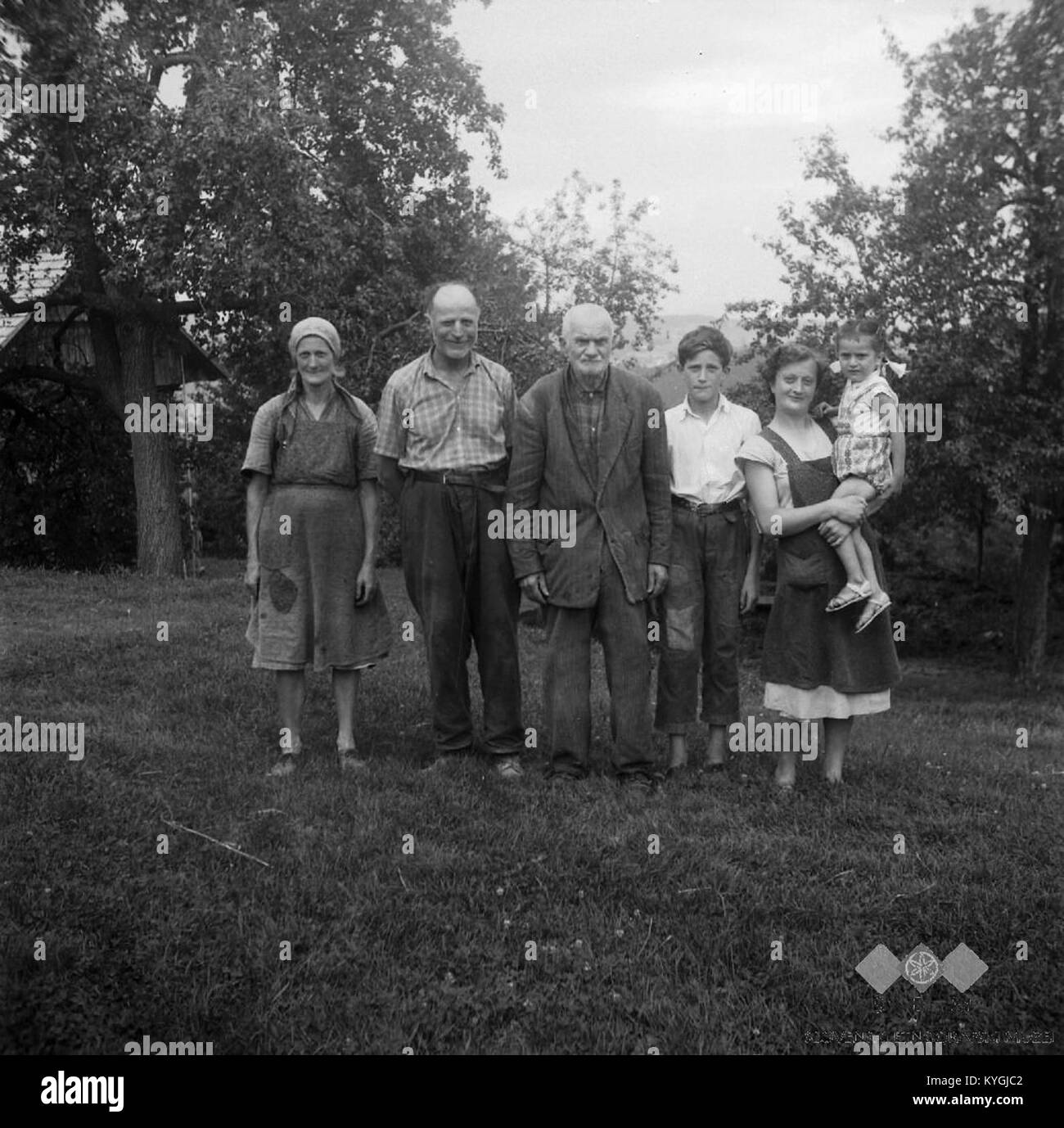 Family portrait european 1960 hi-res stock photography and images - Alamy