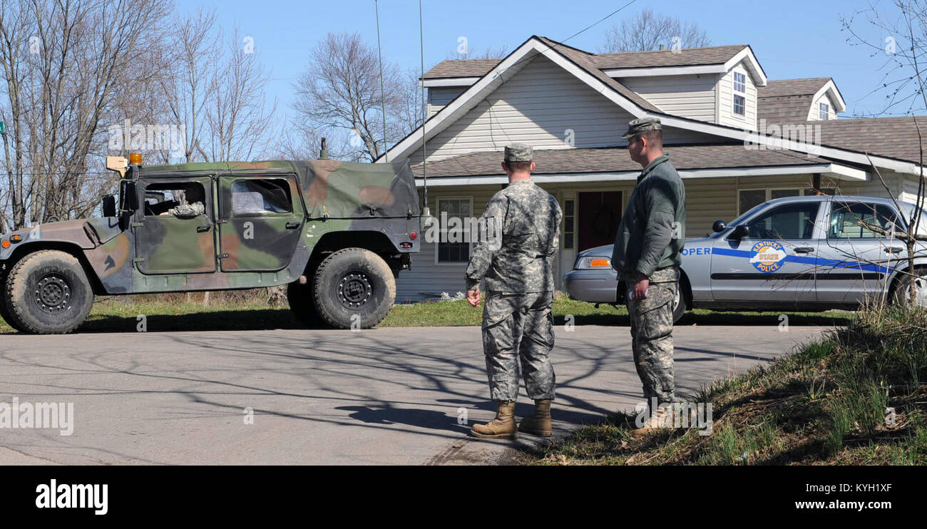 Kentucky Guardsmen from Charlie Battery 1st Battalion, 623rd Field
