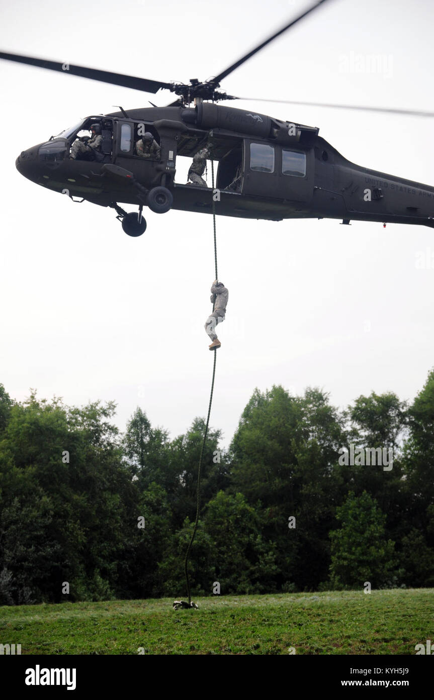 A soldier with the Kentucky National Guard's 1-149th Infantry Battalion ...