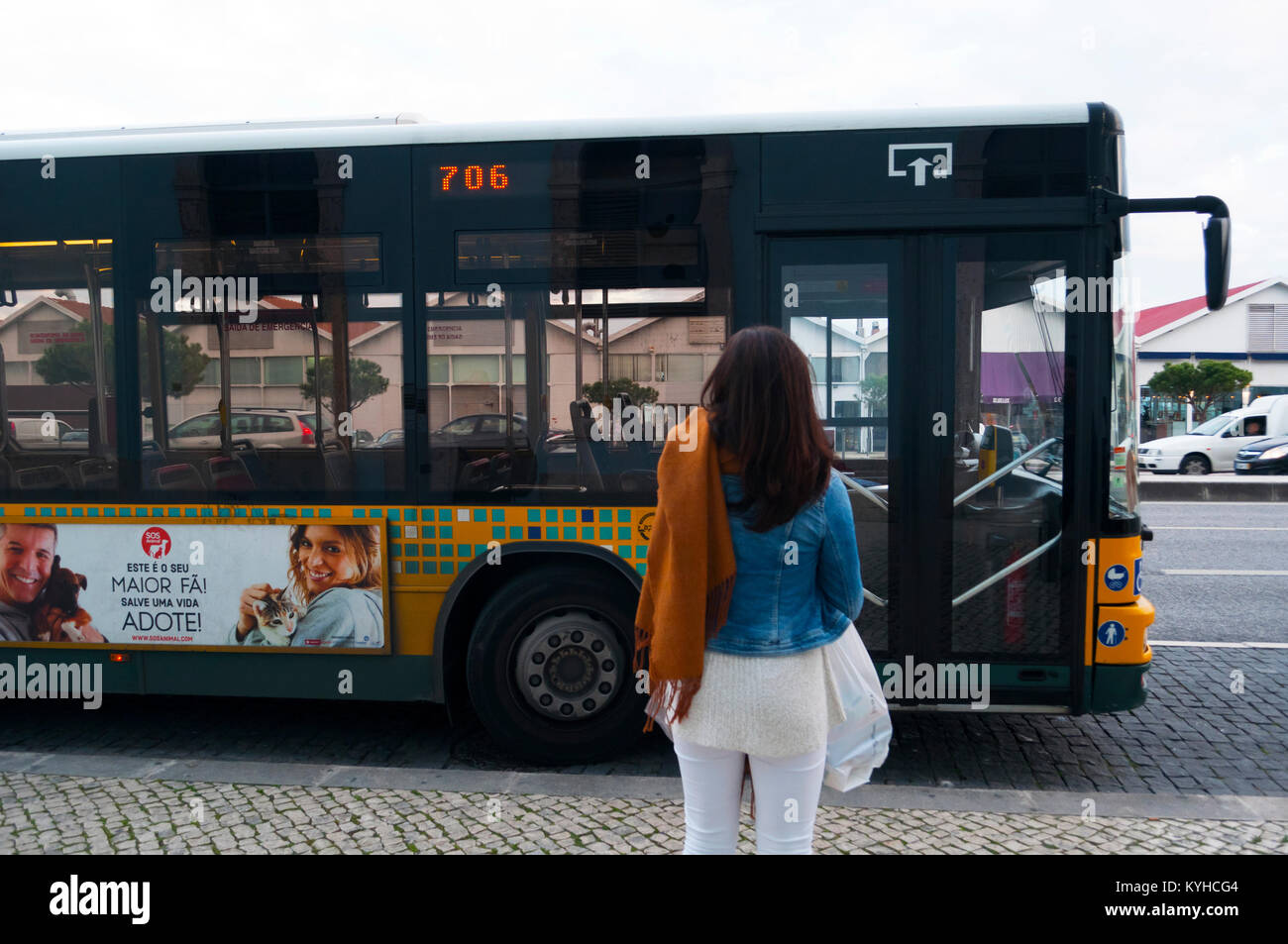 Empty street bus stop hi-res stock photography and images - Alamy