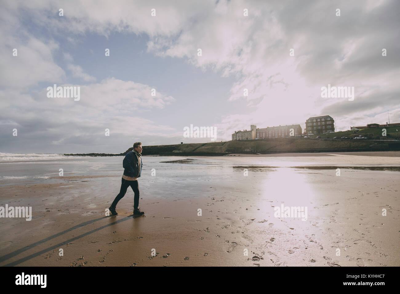 Man walks alone hi-res stock photography and images - Alamy