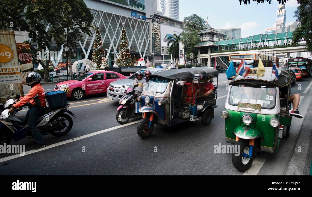 Transportation Traffic Ratchaprasong Intersection Phloen Chit, Rama I, and Ratchadamri Roads Center of  Bangkok Thailand South East Asia Stock Photo