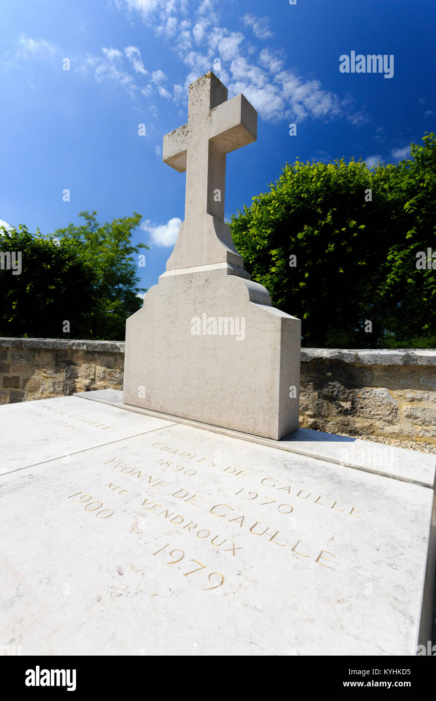 France, Haute-Marne (52), Colombey-les-Deux-Églises, tombe de Charles de Gaulle dans le cimetière // France, Haute-Marne, Colombey-les-Deux-Eglises, c Stock Photo