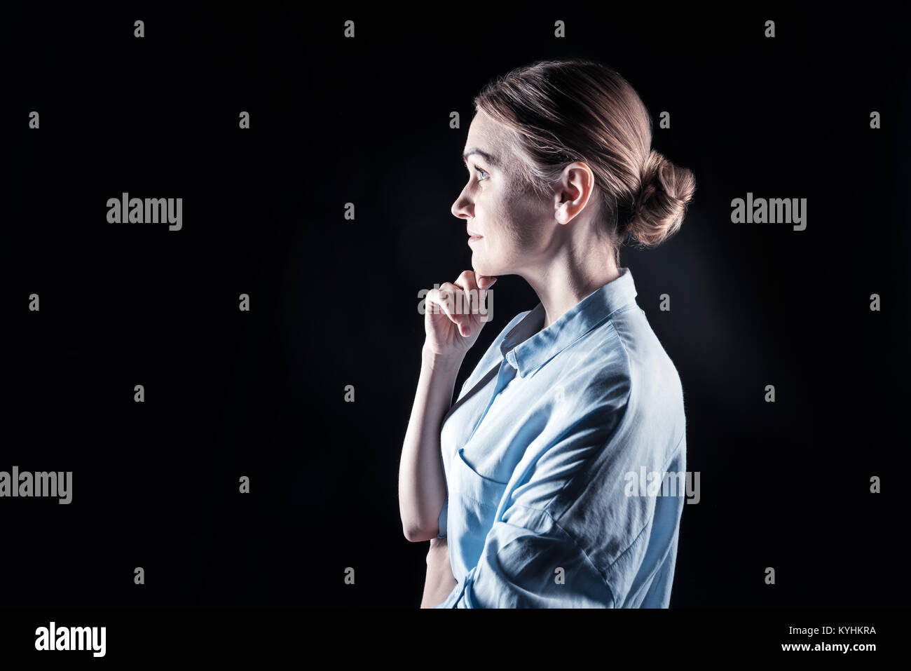 Thinking research black woman hi-res stock photography and images - Alamy