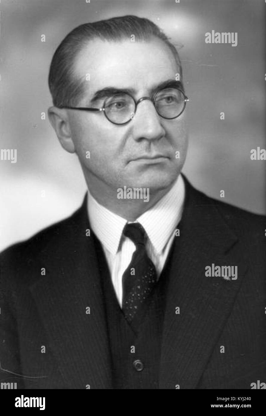 Georg. George smathers. Юрген розенталь. Георг политик. Георг политик.