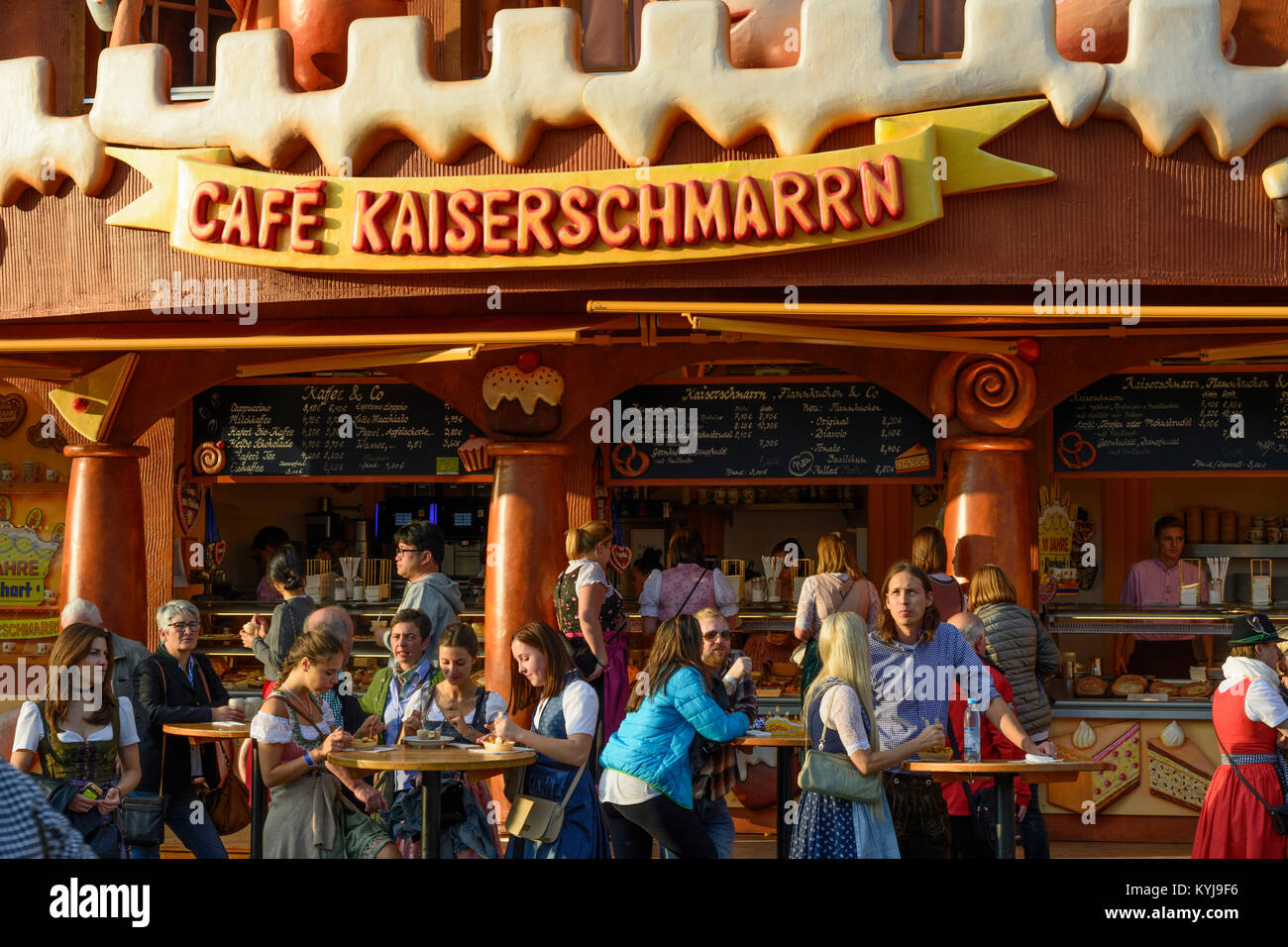 München, Munich: Oktoberfest beer festival: snack stand for Kaiserschmarrn, Oberbayern, Upper Bavaria, Bayern, Bavaria, Germany Stock Photo