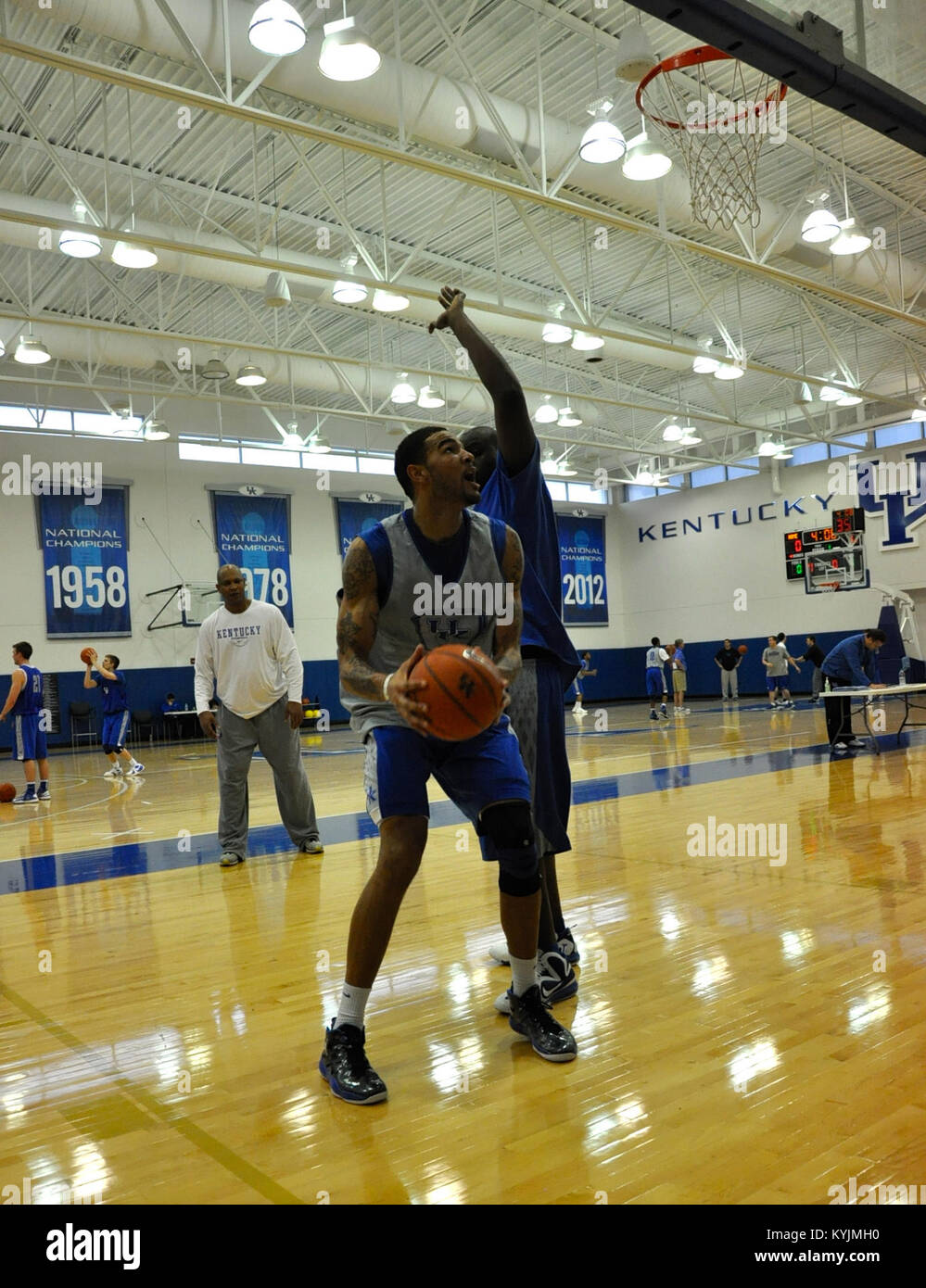 Kentucky Wildcats Basketball Game Stock Photo Alamy kentucky-wildcats-basketball-game-stock-photo-alamy