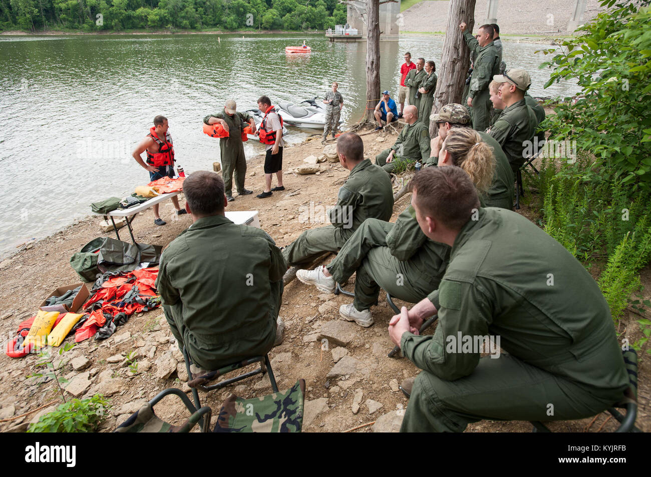 Aircrew members from the Kentucky Air National Guard’s 123rd Airlift Wing receive survival training at Taylorsville Lake in Taylorsville, Ky., on June 5, 2014. The training covered both land and water survival techniques, as well as orienteering. (U.S. Air National Guard photo by Maj. Dale Greer) Stock Photo