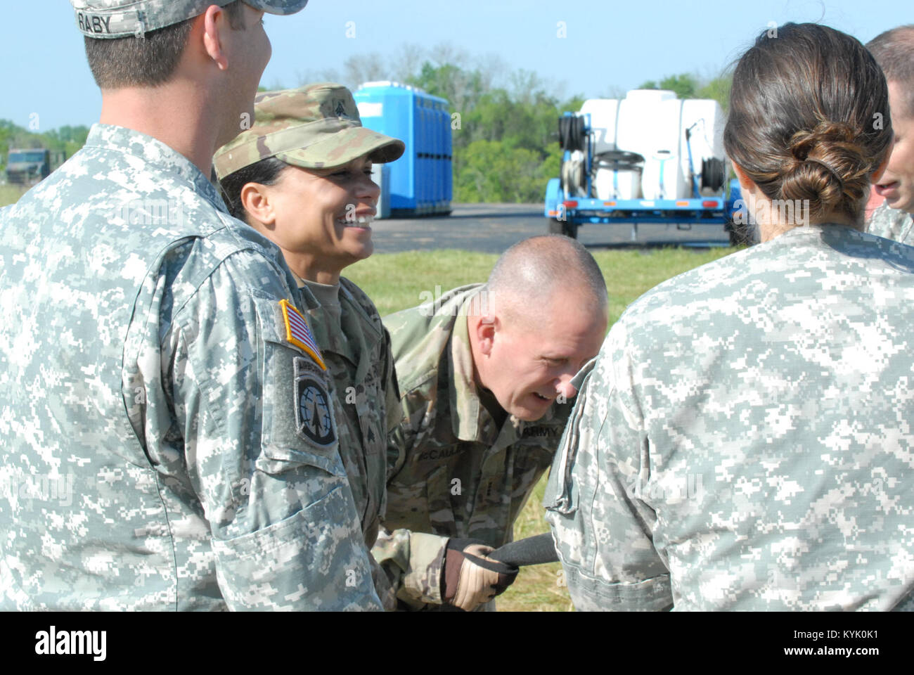 US army national guard in the field Stock Photo - Alamy