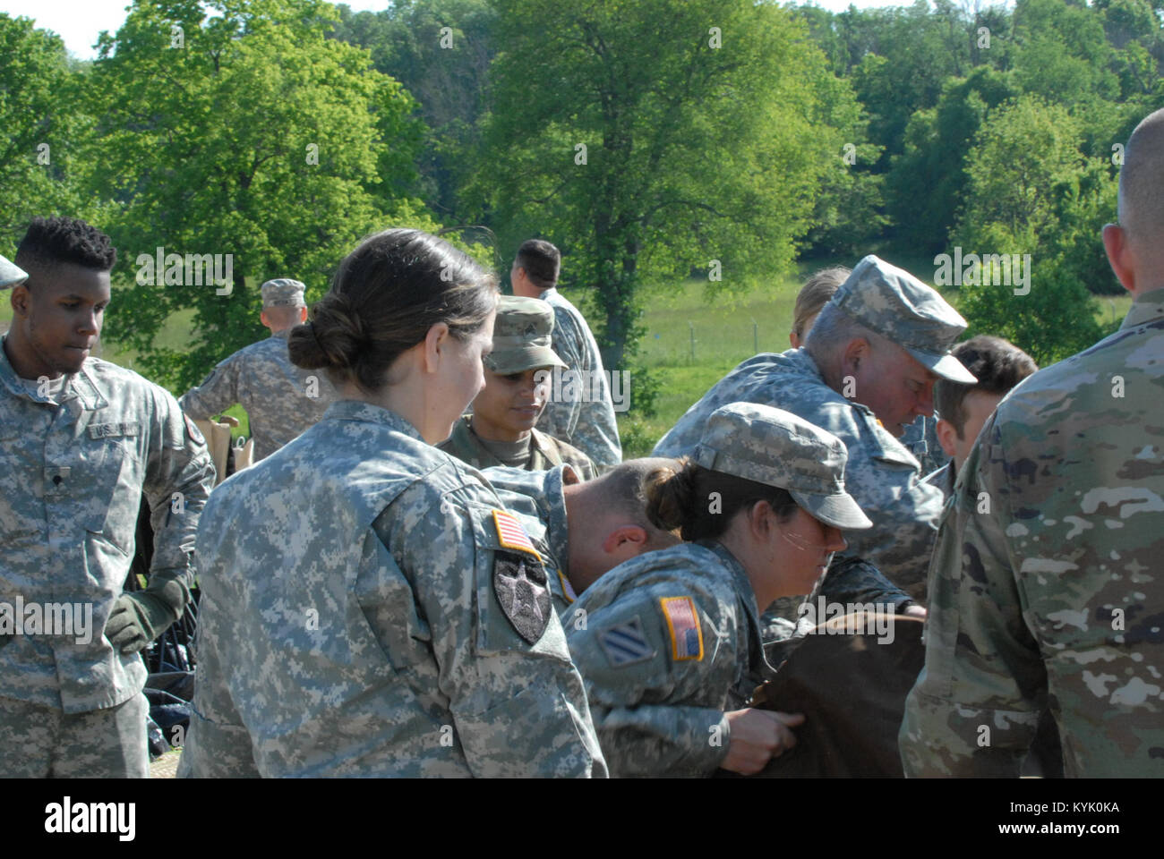 US army national guard in the field Stock Photo - Alamy