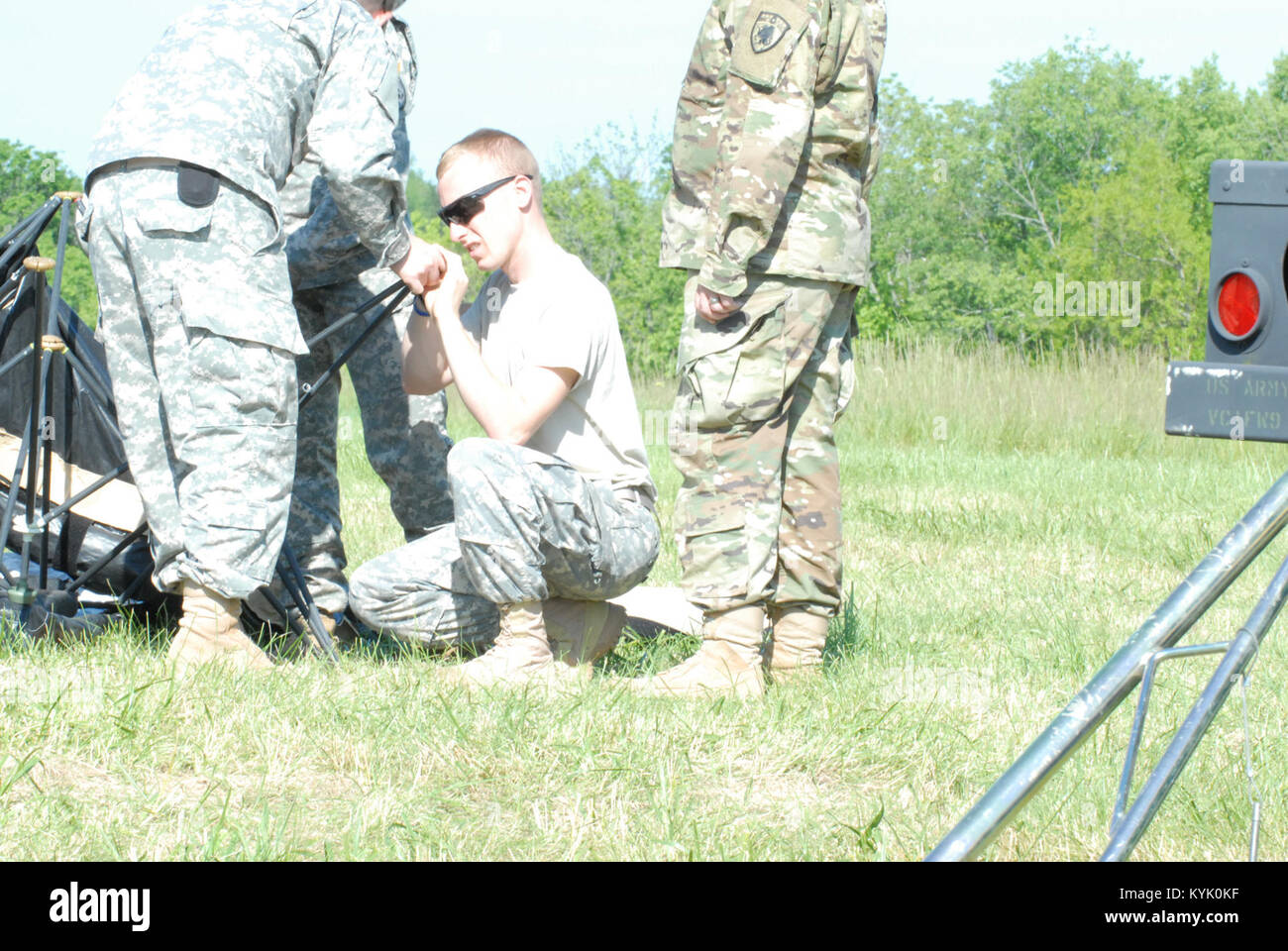 US army national guard in the field Stock Photo - Alamy