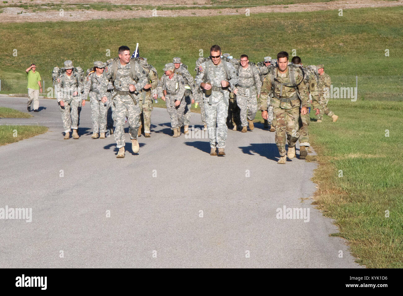 Kentucky National Guardsmen participated in a 22km buddy ruck march for ...