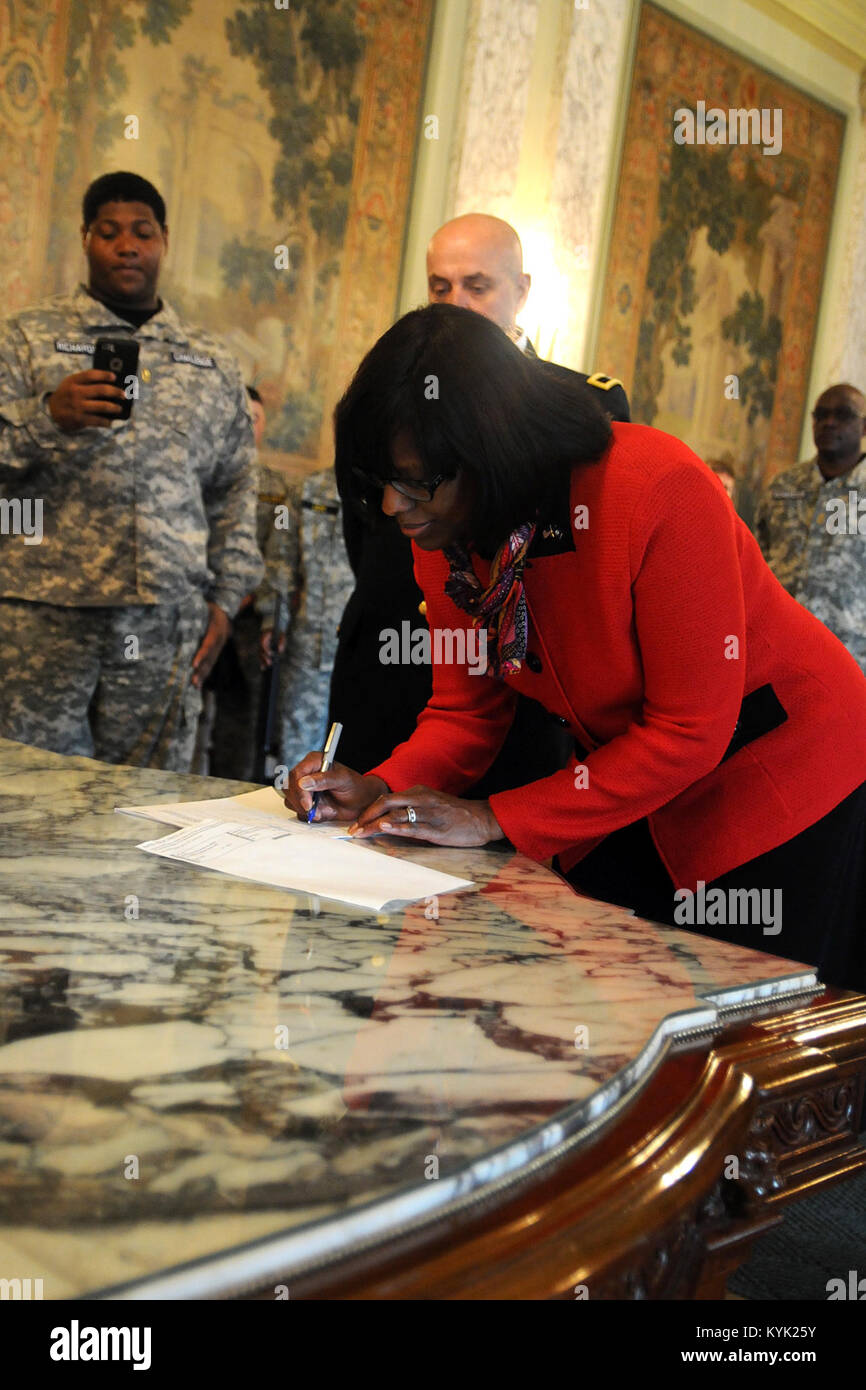Kentucky Lt. Gov. Jenean Hampton signs a Memorandum of Agreement