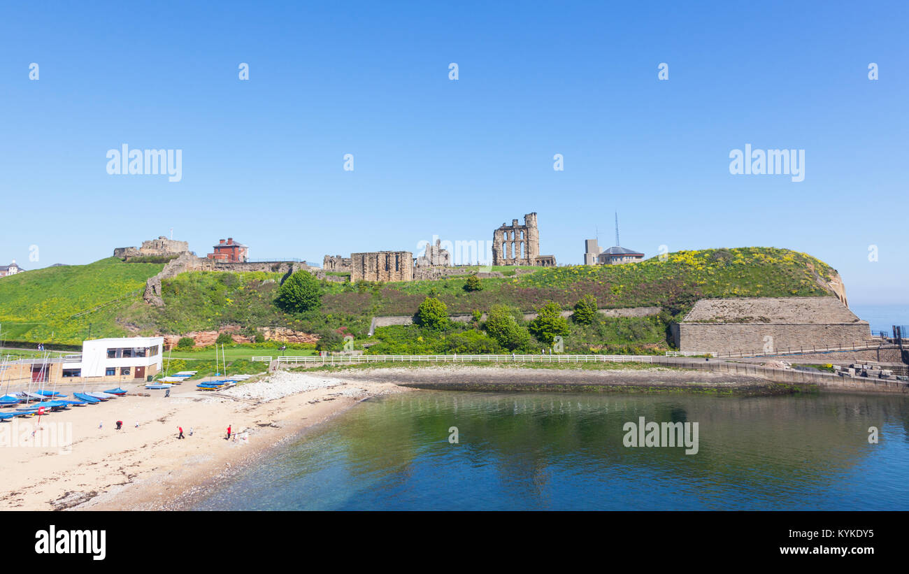Overlooking the North Sea and the River Tyne, Tynemouth Castle and Priory, on the coast of North East England, was once one of the largest fortified a Stock Photo
