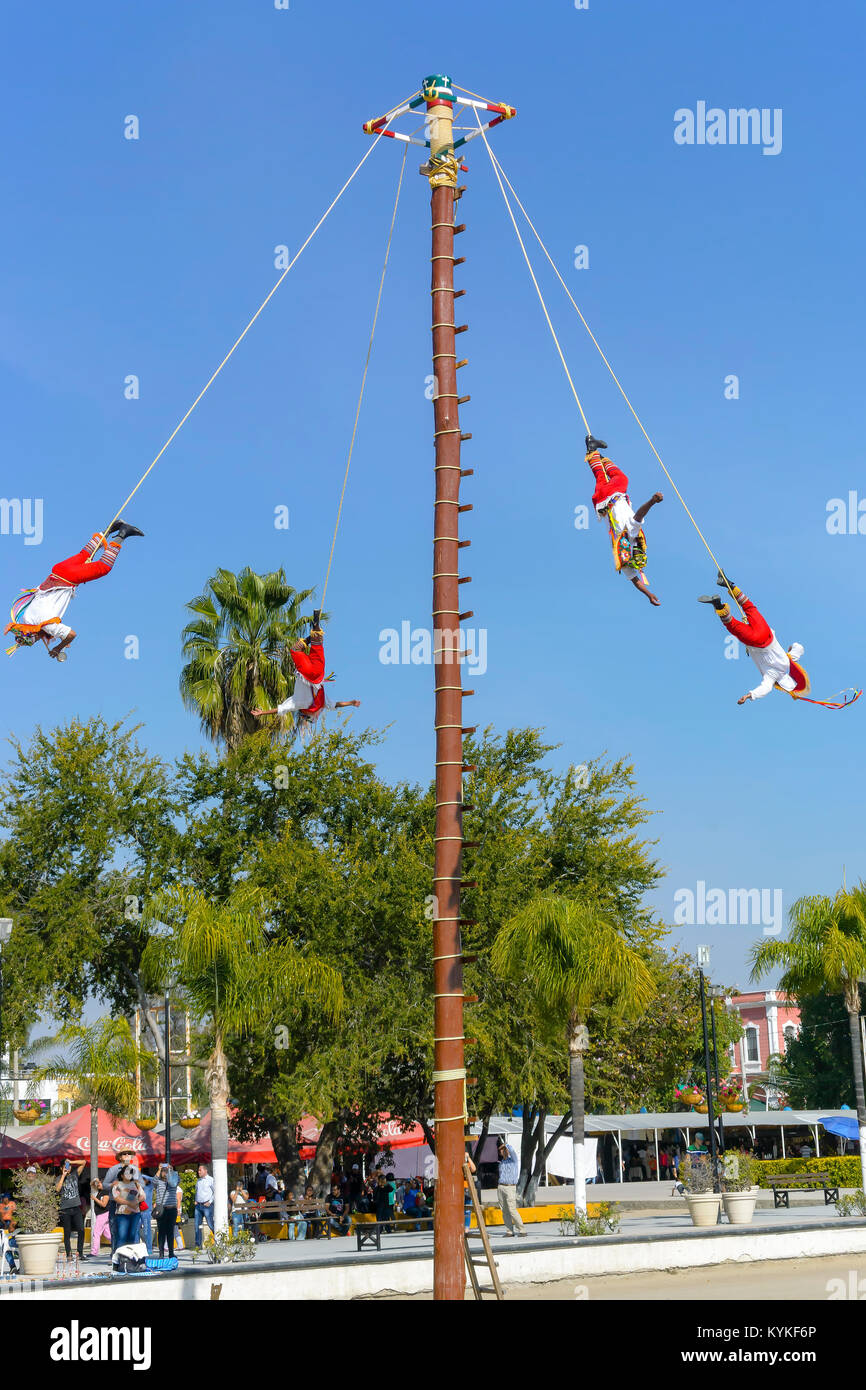 Danza de los Voladores (Dance of the Flyers), or Palo Volador (pole flying),  Chapala, Jalisco, Mexico Stock Photo - Alamy