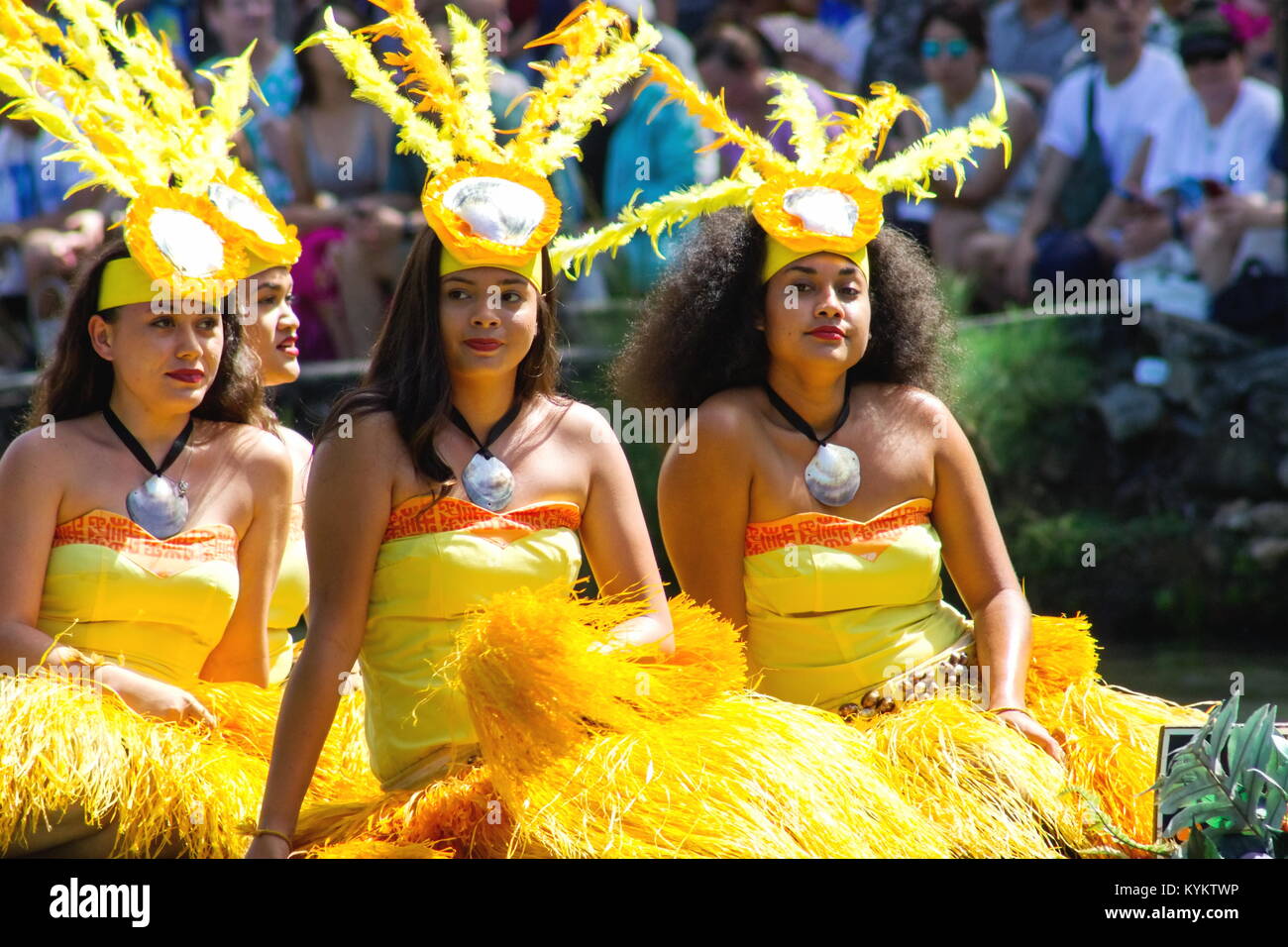 Traditional tahitian costume hi-res stock photography and images - Alamy